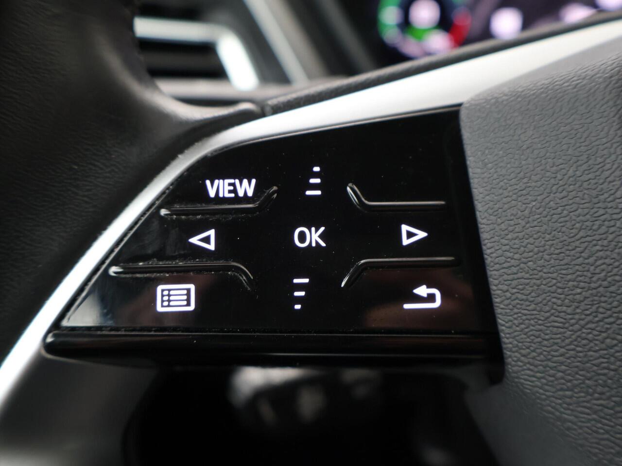 Audi Q4 e-tron 40 Launch edition Advanced Plus 77 kWh | 204 PK | Gratis onderhoud t/m 3 sep. 2028 | SoH 89% | Panoramadak | Adaptieve Cruise Control | 21"LM velgen | Matrix LED koplampen |