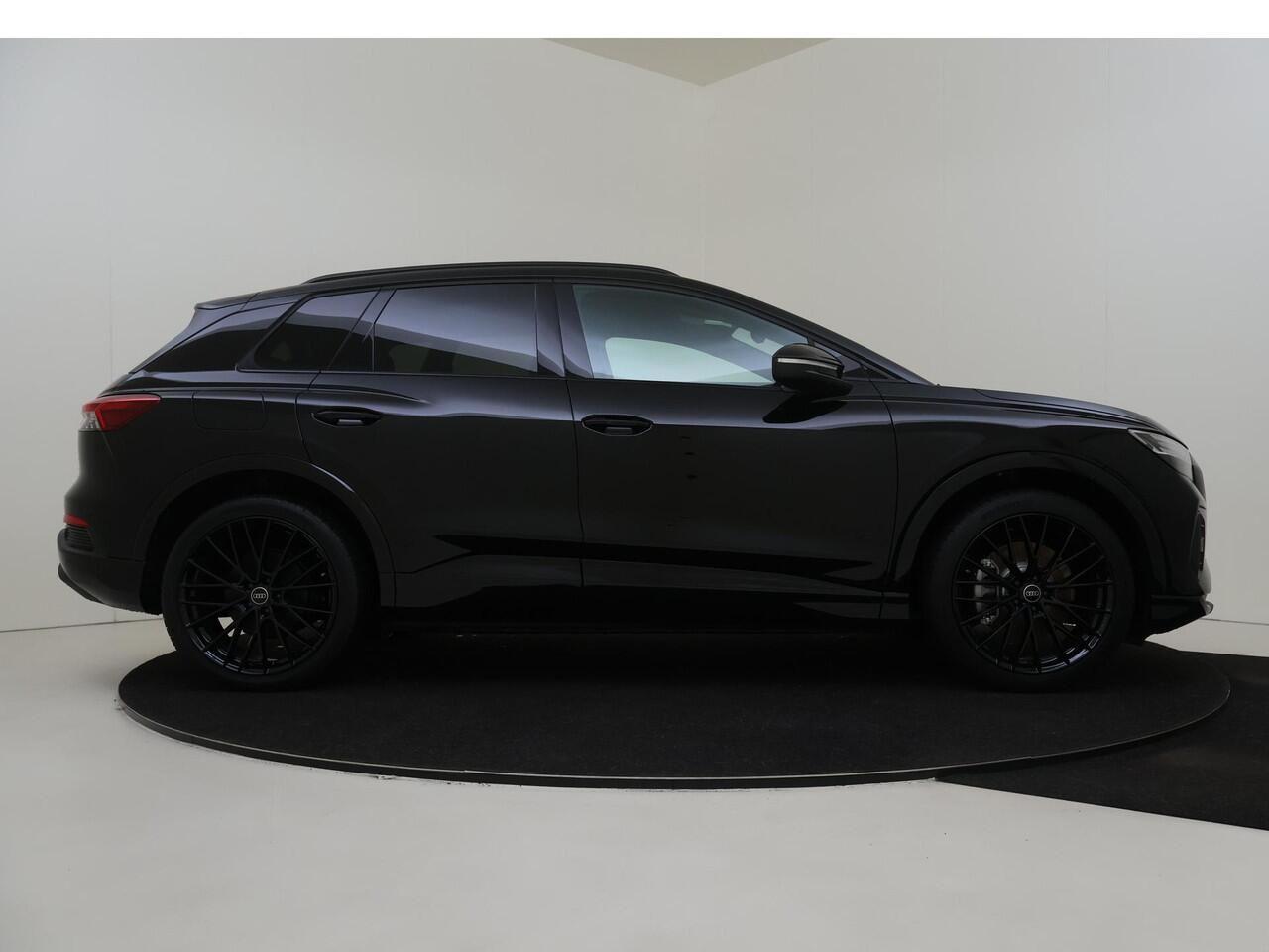 Audi Q4 e-tron 45 quattro Advanced edition 82 kWh | Achteruitrijcamera | LED Matrix | Stoelverwarming | Navigatie | Adaptieve cruise control | CarPlay | Elektrische achterklep |