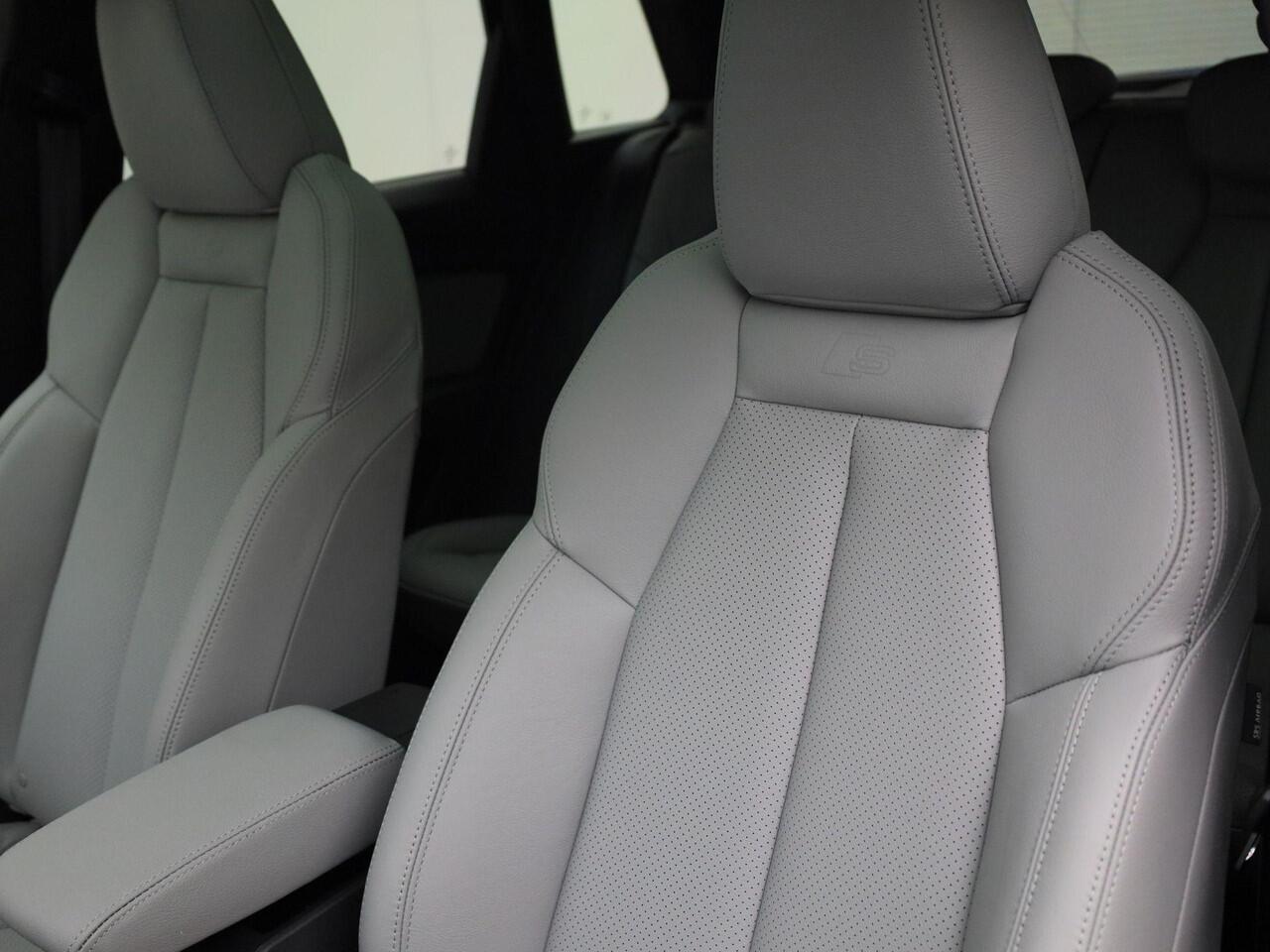 Audi Q4 e-tron 45 S Edition 286 PK Panoramadak - Comfortpakket plus - Lichtpakket plus