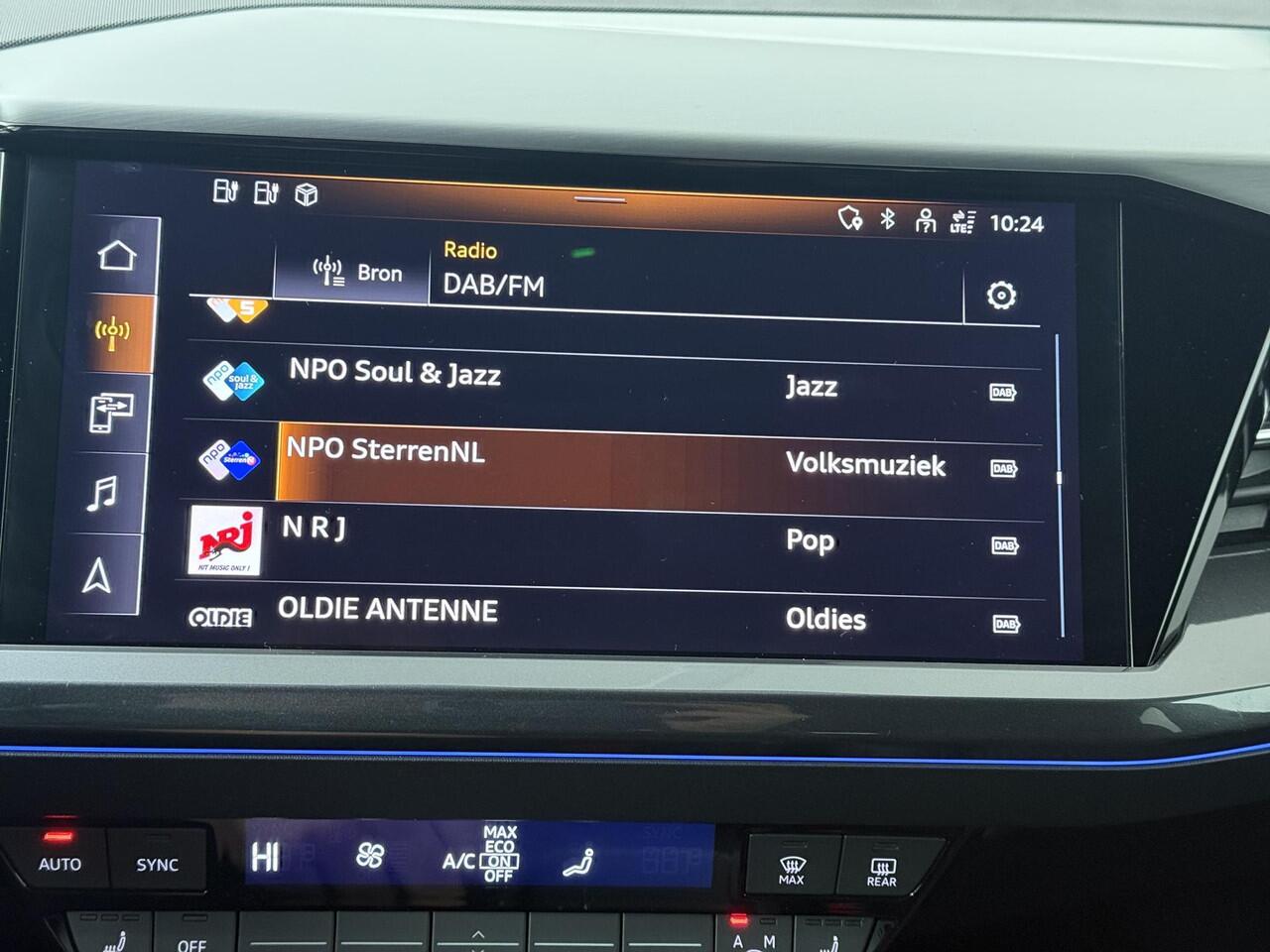 Audi Q4 e-tron 40 S edition 77 kWh | 204 PK | Matrix LED koplampen | S line | Navigatiesysteem | Adaptive cruise control |