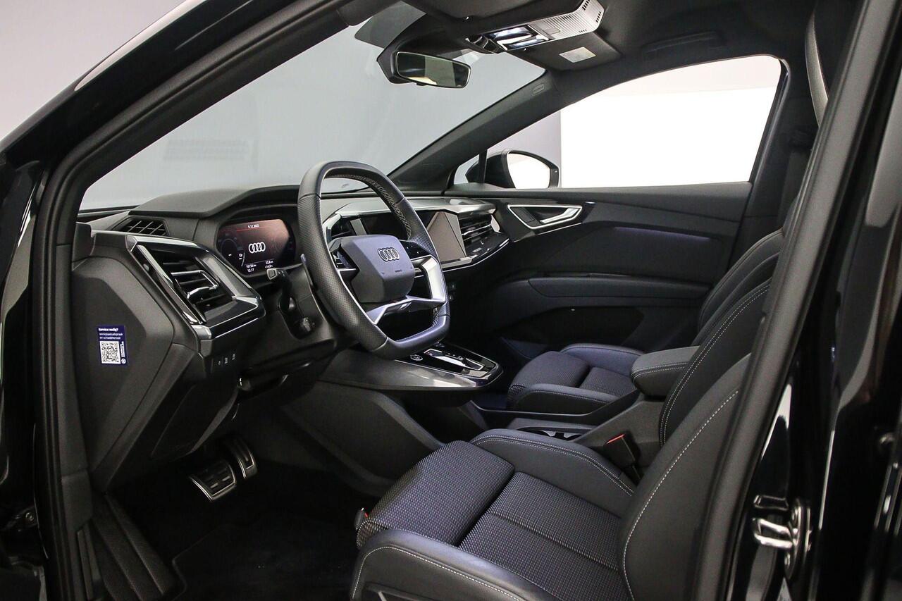 Audi Q4 e-tron 45 quattro S Edition 82 kWh | Camera | Matrix | ACC | Carplay | Audi sound | Parkeerhulp plus |