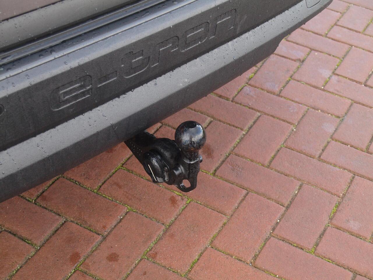 Audi Q4 e-tron 40 Launch edition 77 kWh | Camera | Waterpomp | | Trekhaak | Black Optic | NL-Auto |