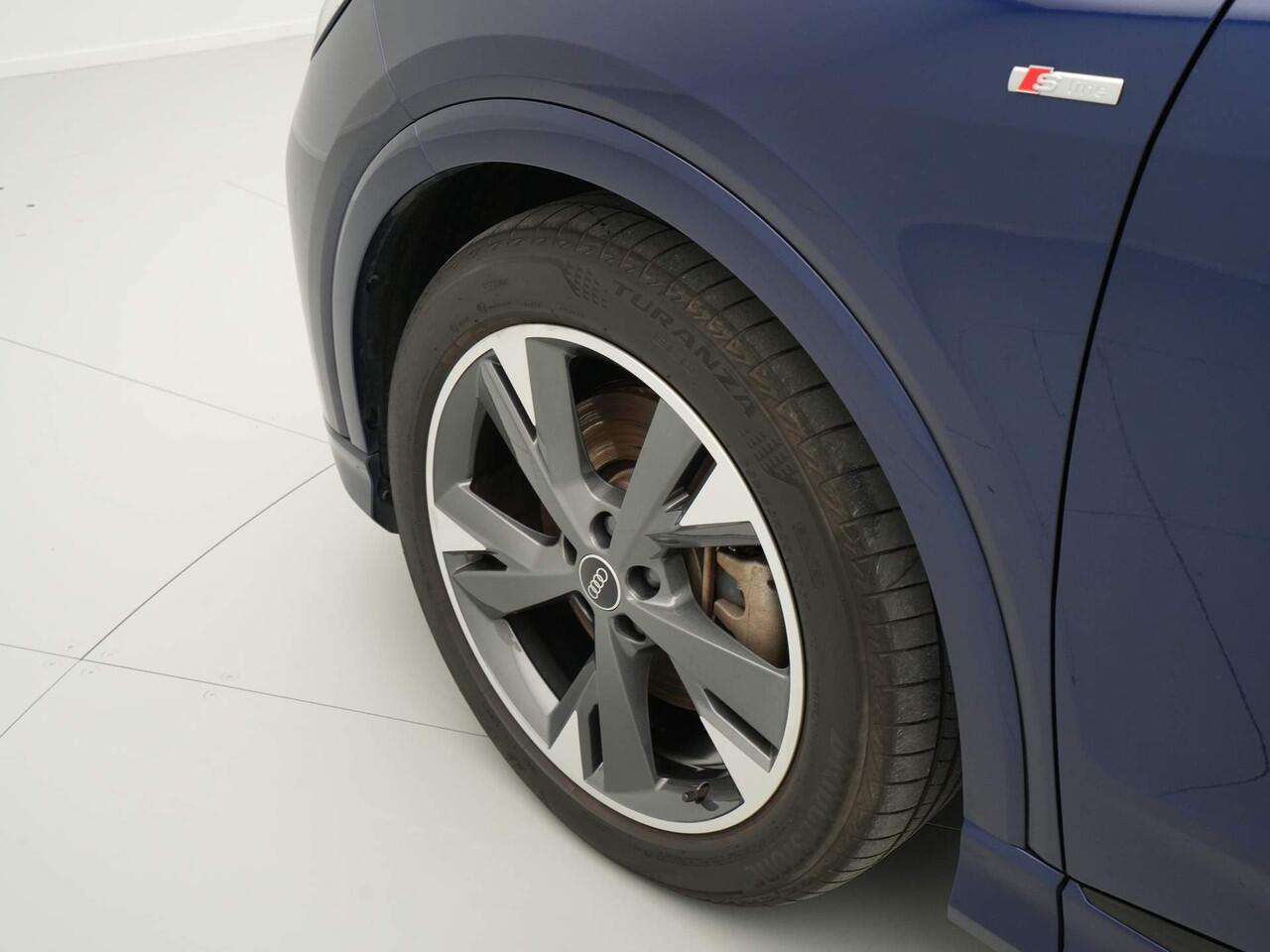 Audi Q4 e-tron 50 quattro S Line edition 77 kWh 300pk Navigatie Camera Acc Stoelverwarming 20 Demo Roel