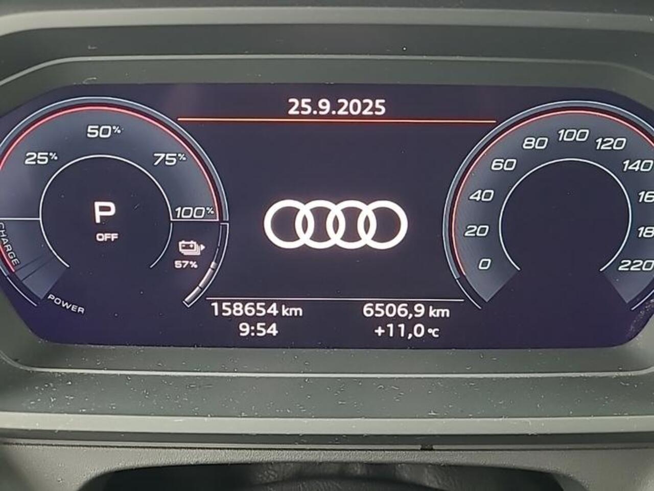 Audi Q4 e-tron 40 Launch edition Advanced Plus 77 kWh | Trekhaak |