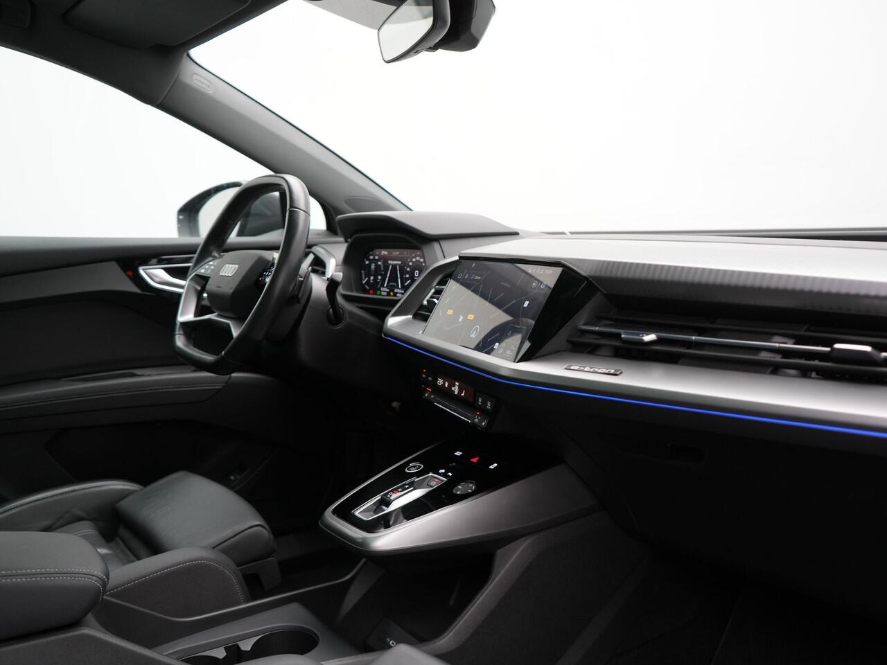 Audi Q4 e-tron 50 quattro S-Line 77 kWh 299pk Dealer O.H. Incl. BTW | Panodak | SOH 93,2% | Lederen Sportstoelen Verwarmd | 20"L.M | Navigatie | Cruise Control | Virtual | DAB | Taifungrau Metallic |