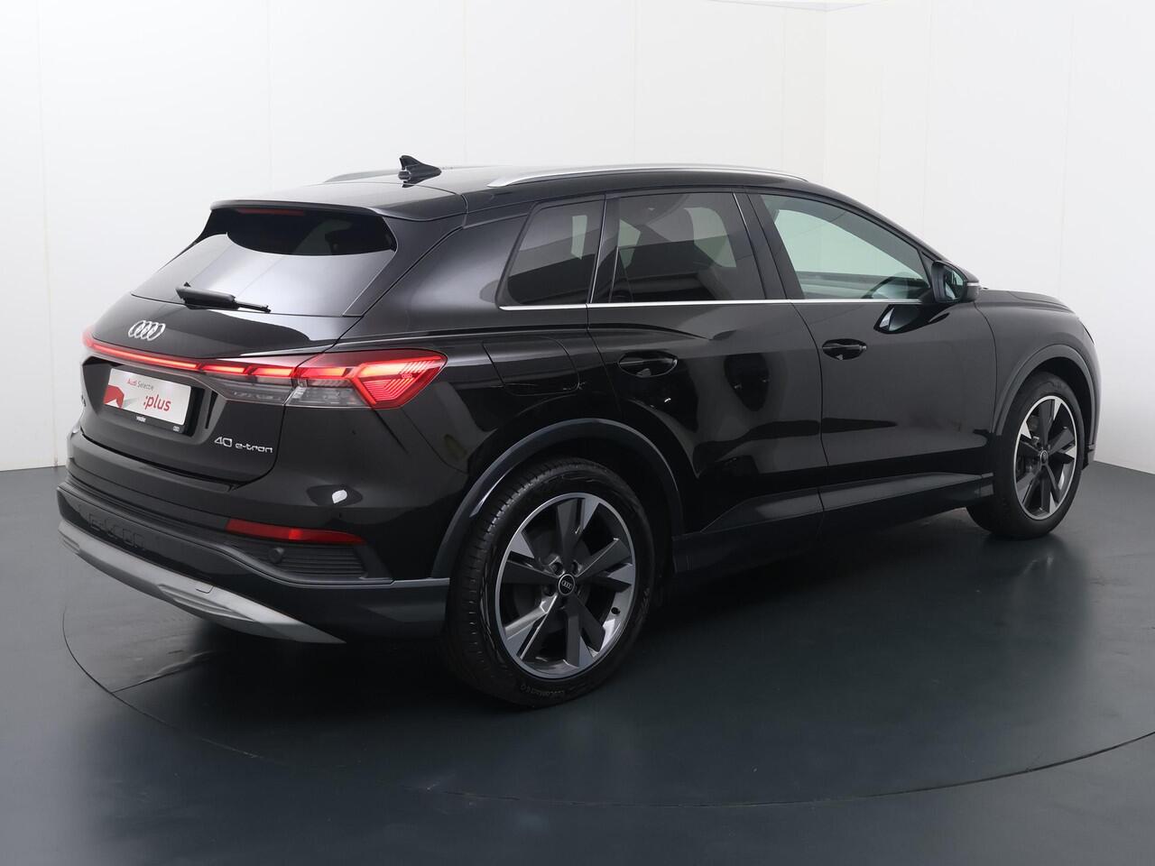 Audi Q4 e-tron 40 Launch edition Advanced 77 kWh | 204 PK | Gratis onderhoud t/m 8 jun. 2028 | SoH 91% | Adaptieve Cruise Control | Head-up display | Matrix LED koplampen | Achteruitrijcamera |