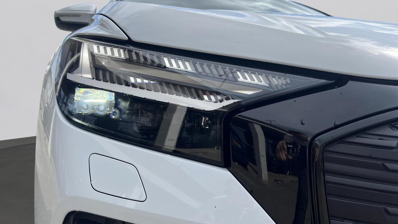 Audi Q4 e-tron 40 Advanced Edition 204Pk / Parkeerhulp V+A / Sfeerverlichting