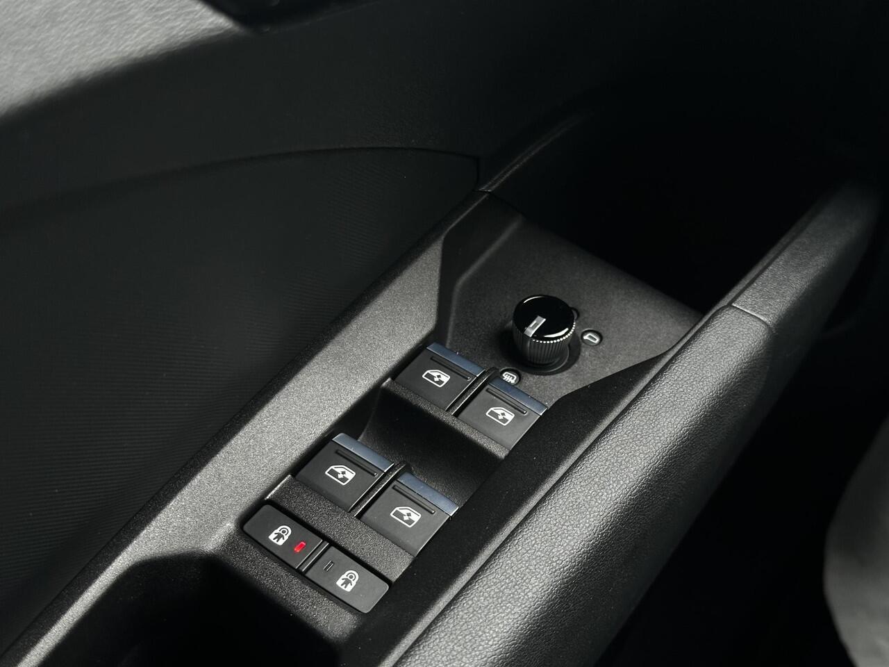 Audi Q4 e-tron 40 Launch edition S Competition 77 kWh | SoH 91% | WLTP 488km rijbereik | Trekhaak | Led | Voorverwarming | Stoelverwarming | Pano | Head-up display |