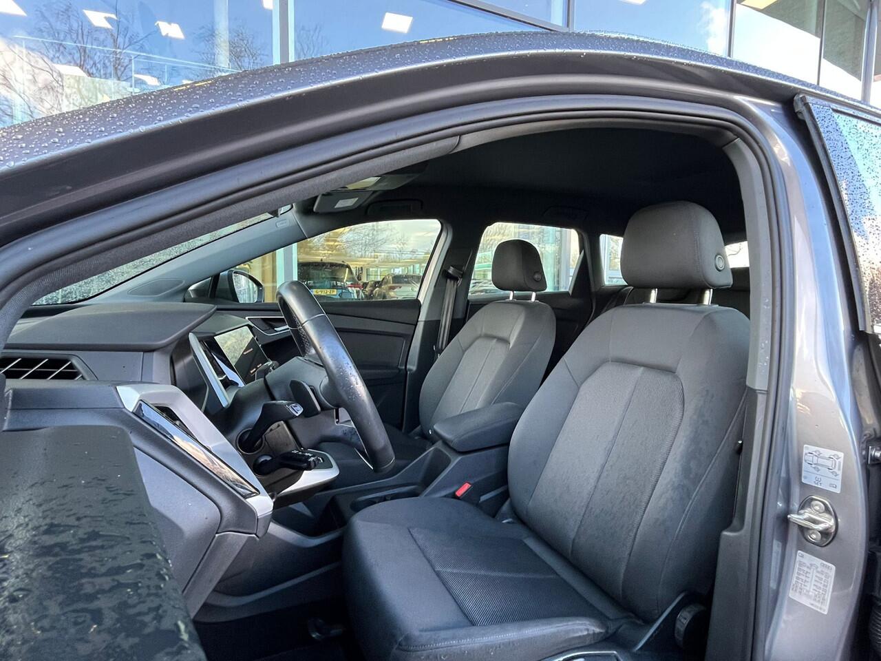 Audi Q4 e-tron 35 Launch edition 55 kWh / Elect. achterklep / Smartphone Interface / Stoelverwarming / 19 Inch