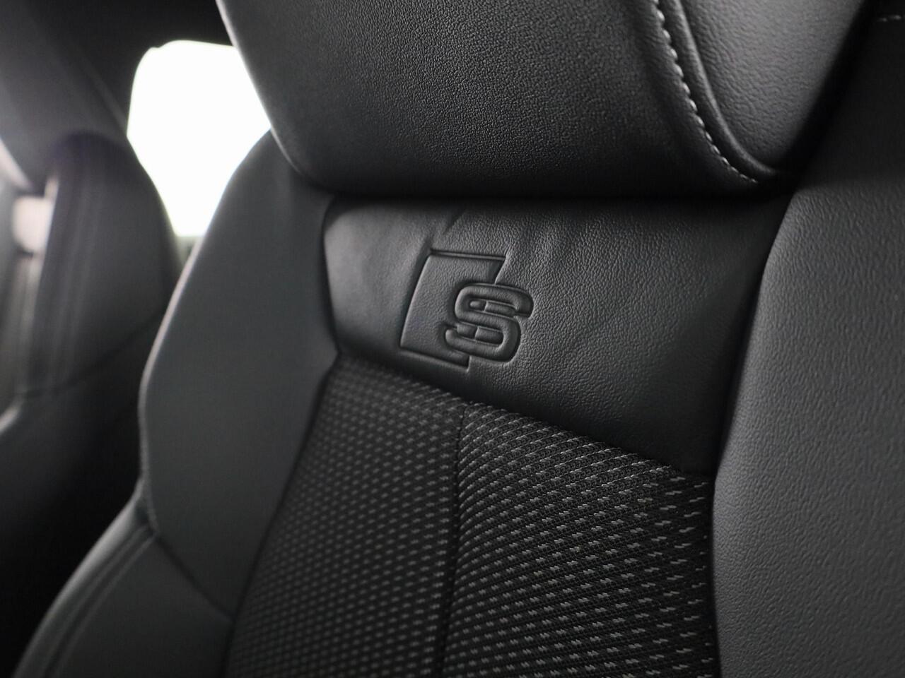 Audi Q4 e-tron 45 S edition Competition 82 kWh 286 pk | Assistentiepakket plus | Comfortpakket plus | Ambient lichtpakket | Optiekpakket zwart plus |