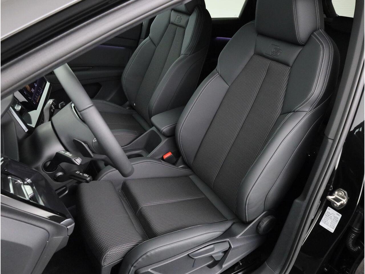 Audi Q4 e-tron S edition Competition 45 286 pk Quattro | Assistentiepakket plus | Optiekpakket zwart plus | Lichtpakket plus ambient light