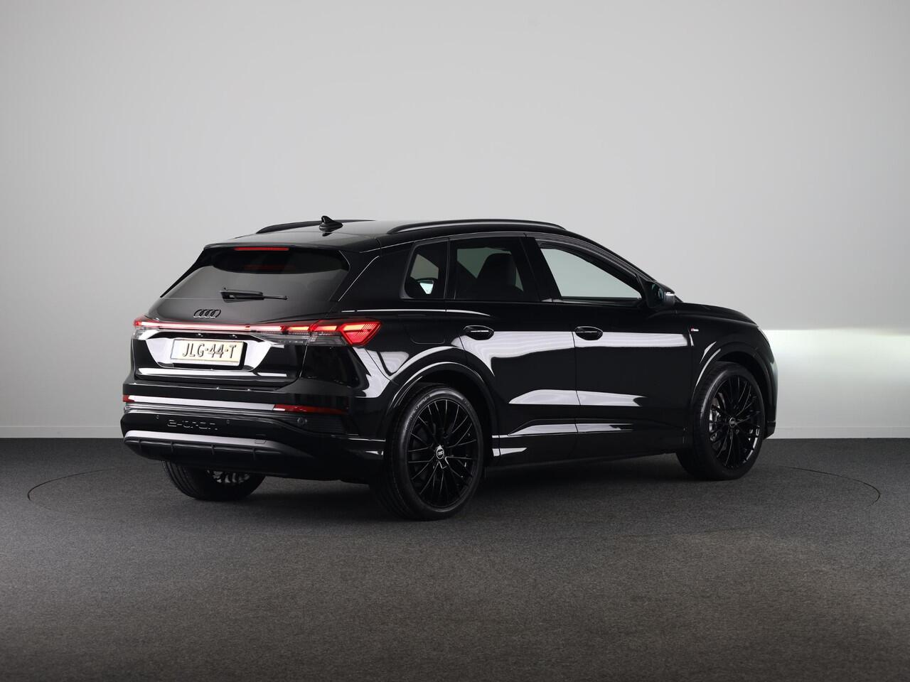 Audi Q4 e-tron 40 S Edition 63 kWh 204pk | 21 inch Lichtmetalen velgen | Parkeercamerea | Adaptieve cruise controle