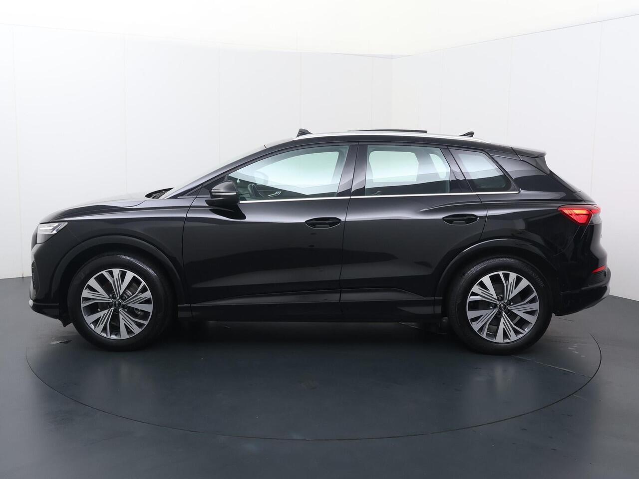 Audi Q4 e-tron 35 Launch edition Advanced Plus 55 kWh | 170 PK | Gratis onderhoud t/m 3 dec. 2028 | SoH 89% | Panoramadak | Adaptieve Cruise Control | Matrix LED koplampen | Navigatiesysteem |