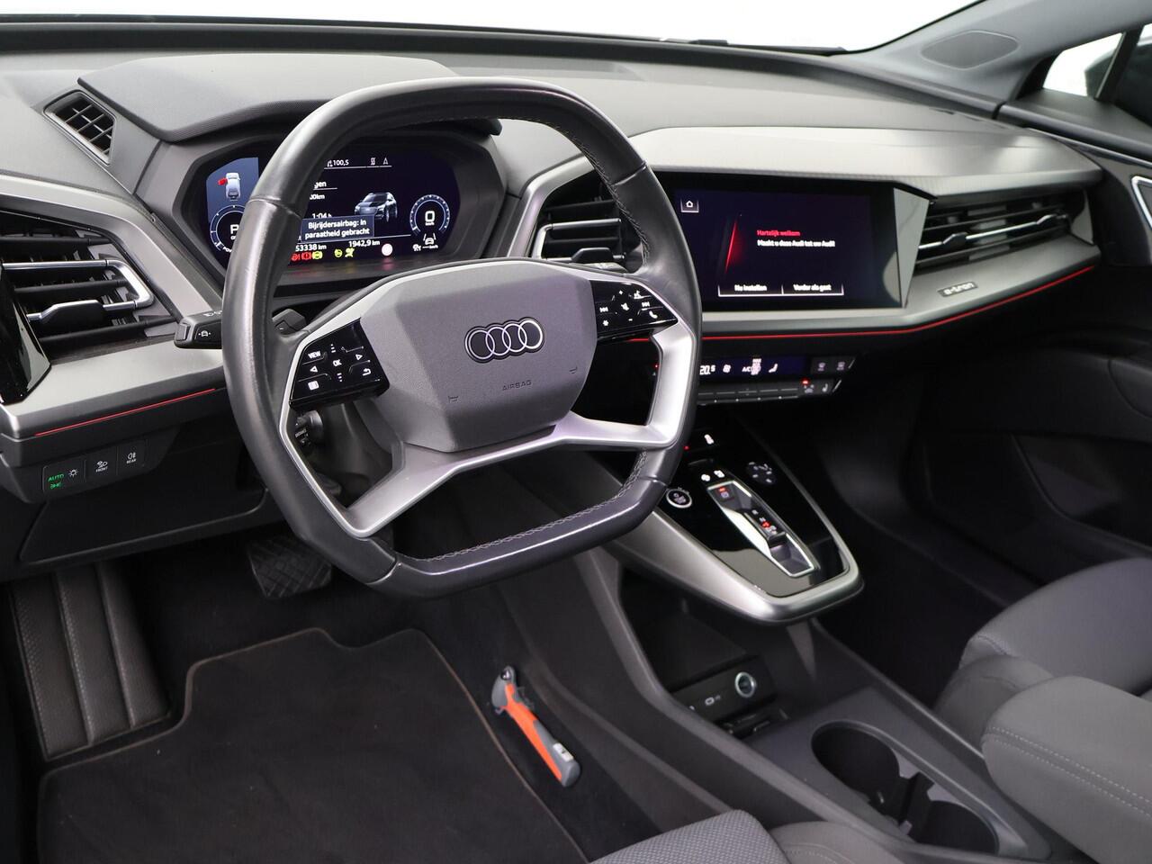 Audi Q4 e-tron 35 Launch edition Advanced Plus 55 kWh | 170 PK | Gratis onderhoud t/m 3 dec. 2028 | SoH 89% | Panoramadak | Adaptieve Cruise Control | Matrix LED koplampen | Navigatiesysteem |