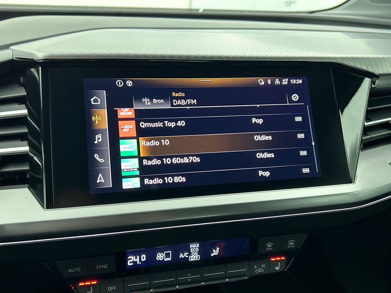 Audi Q4 e-tron 40 Launch edition Advanced 77 kWh Navigatie Apple Carplay/Android Auto Parkeersensoren Cruise Control Elektrische achterklep Ledverlichting Stoelverwarming Virtual Cockpit Climate Control Lichtmetalen velgen