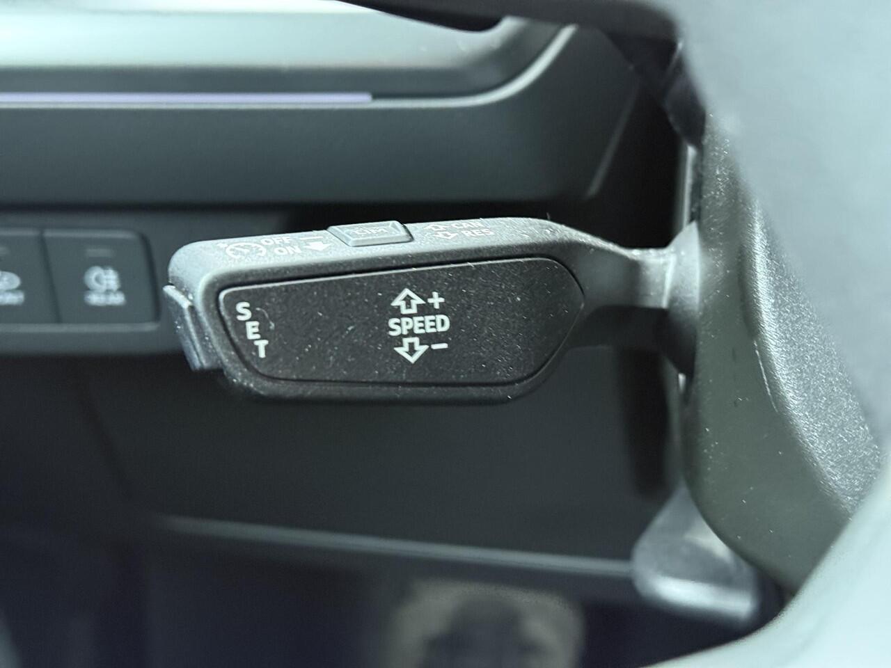 Audi Q4 e-tron 35 Launch edition Advanced 55 kWh | 170 PK | SoH 100% | Matrix LED koplampen | Voorstoelen verwarmd | Cruise control | Navigatiesysteem |