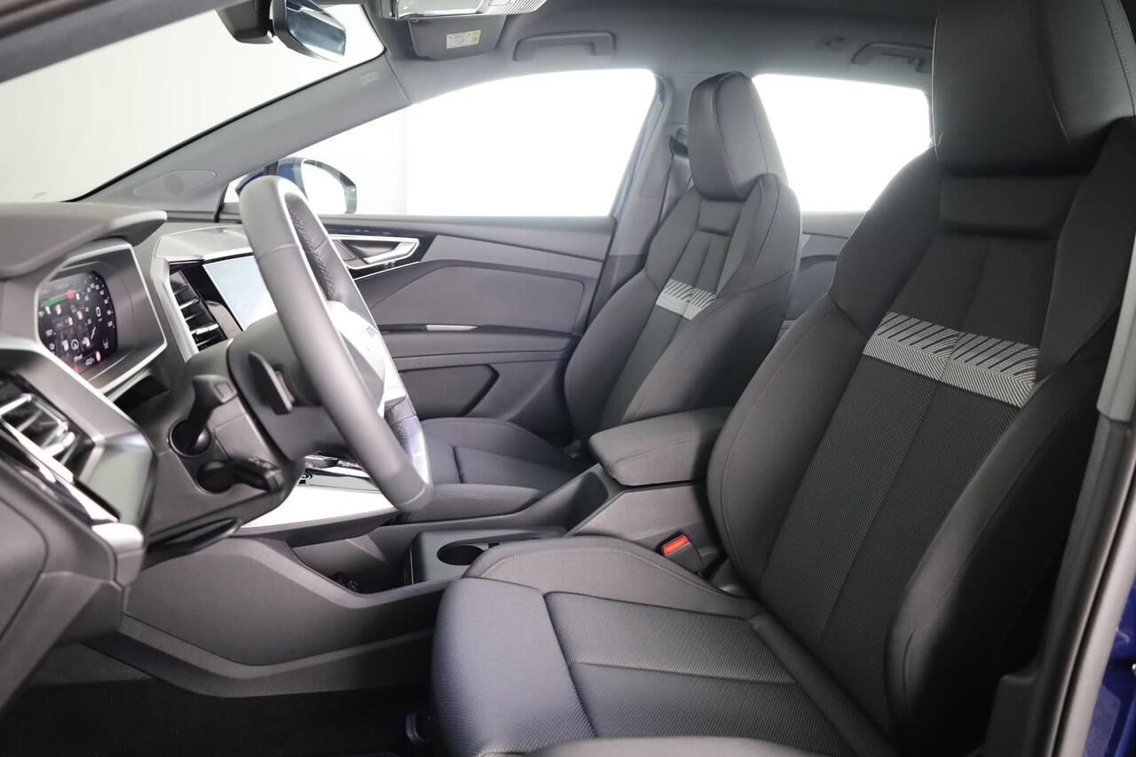 Audi Q4 e-tron 45 quattro Advanced edition 82 kWh 286pk | Navigatie | Parkeercamera | Adaptive cruise controle | Optiek pakket zwart |