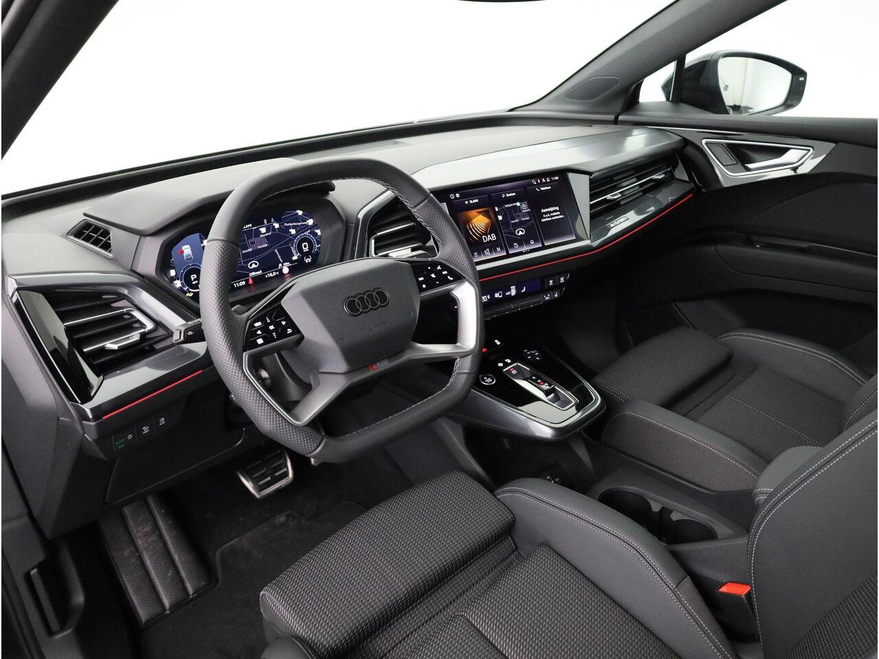 Audi Q4 e-tron S edition Competition 45 286 pk Quattro | Assistentiepakket plus | Optiekpakket zwart plus | Lichtpakket plus ambient light