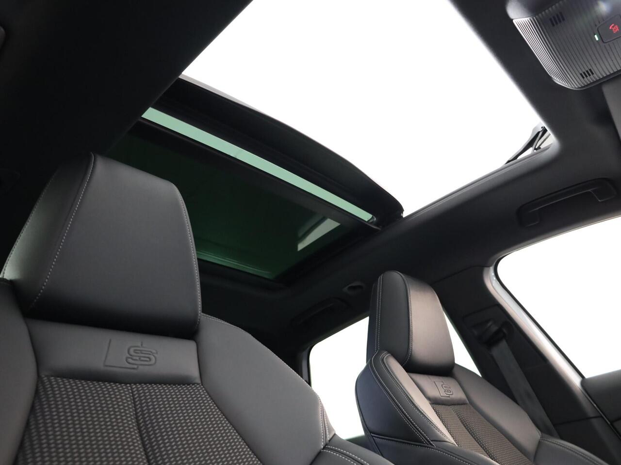 Audi Q4 e-tron 35 Launch edition S Competition 55 kWh 170pk | Panoramadak | Elektrisch verstelbare voorstoelen | Warmtepomp | Navigatie | Matrix LED |20'LM-velgen|SOH 89%