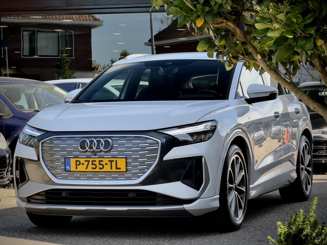 Audi Q4 e-tron 40 ACTIE! BETAAL NU 50% 14950 DE REST IN 2JR RENTEVRIJ FINANCIEREN