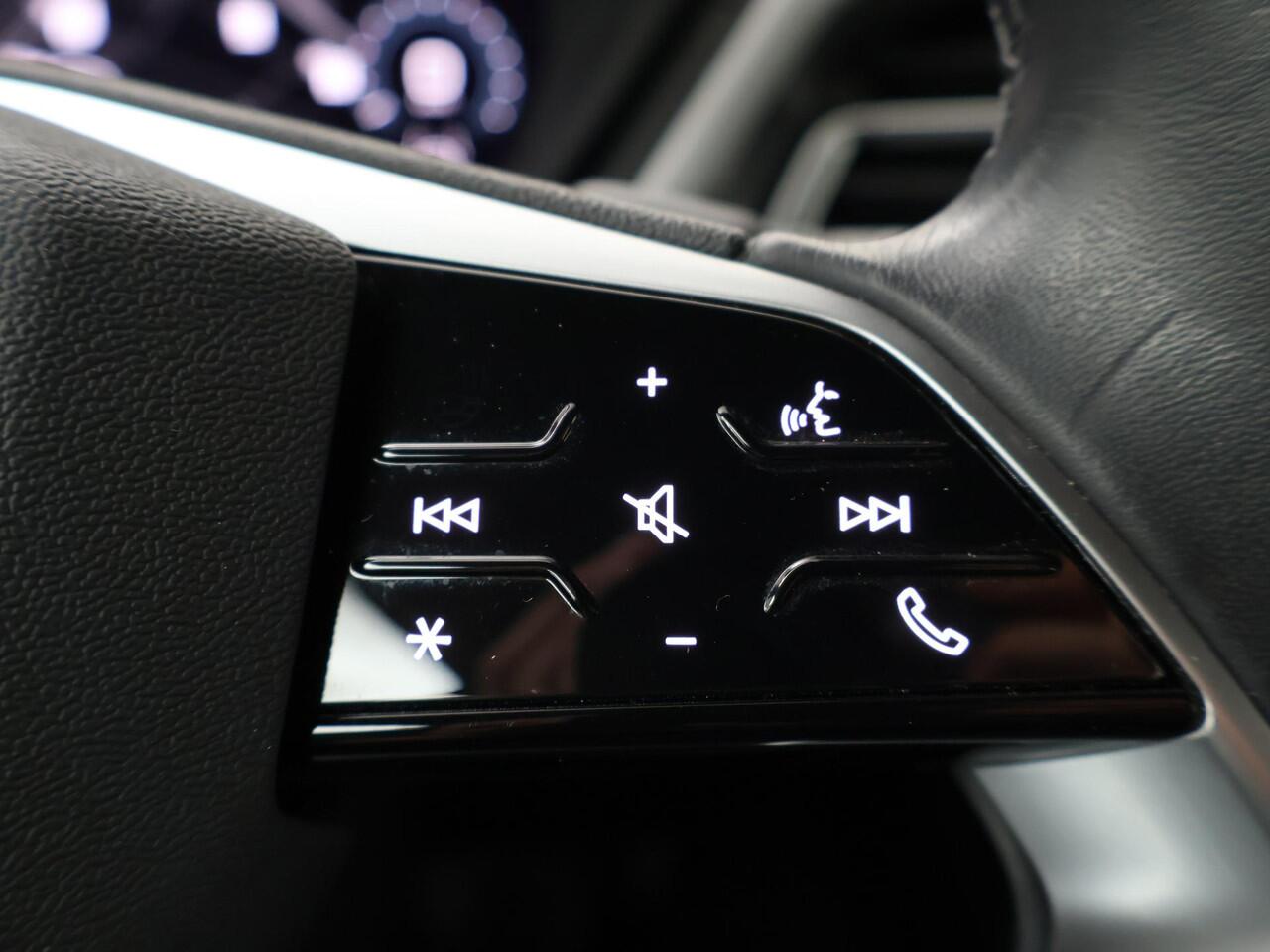 Audi Q4 e-tron 35 Launch edition Advanced Plus 55 kWh | 170 PK | Gratis onderhoud t/m 3 dec. 2028 | SoH 89% | Panoramadak | Adaptieve Cruise Control | Matrix LED koplampen | Navigatiesysteem |