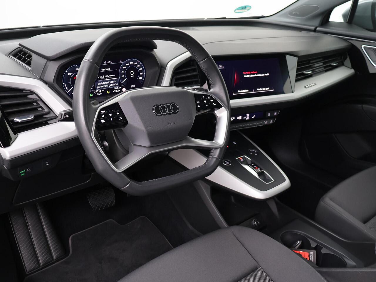 Audi Q4 e-tron 40 Edition 77 kWh | 204 PK | Gratis onderhoud t/m 28 apr. 2030 | SoH 95% | Adaptieve Cruise Control | Climate Control | Voorstoelen Verwarmd | Sonos Premium Sound |