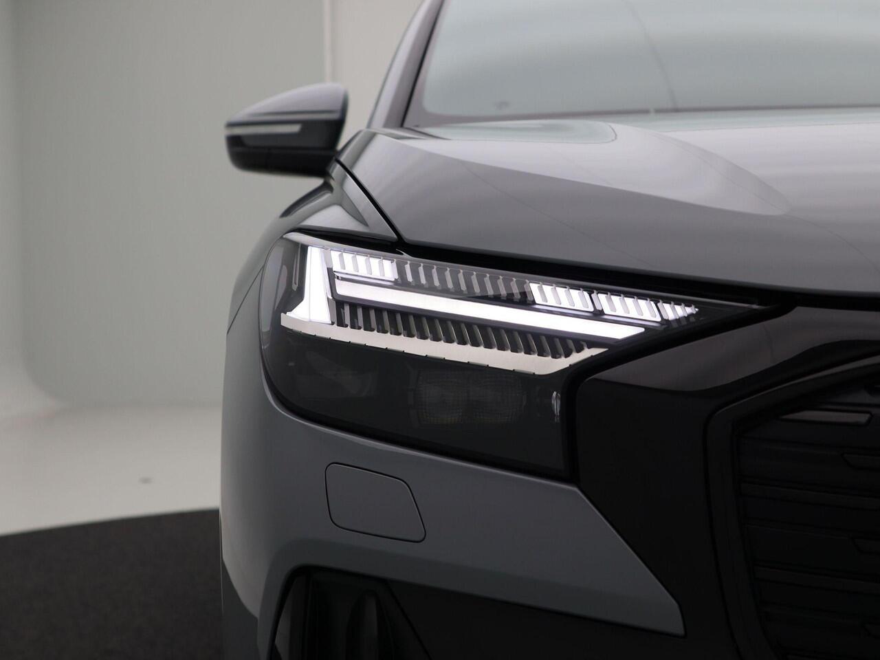 Audi Q4 e-tron 45 quattro | S Edition 82 kWh | Zwart optiek | 21 inch velgen | Privacyglas