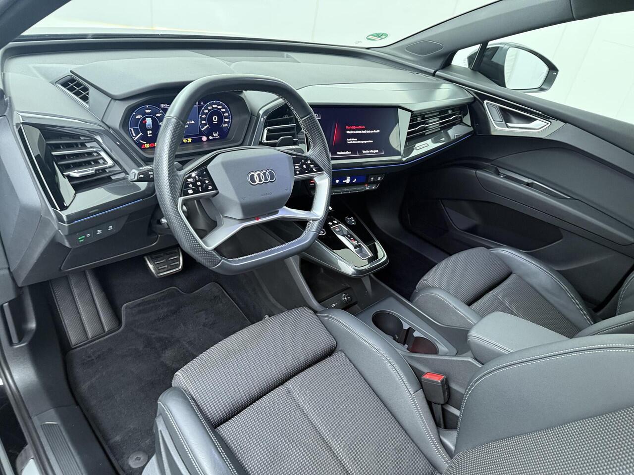 Audi Q4 e-tron 40 S edition 77 kWh | 204 PK | Matrix LED koplampen | S line | Navigatiesysteem | Adaptive cruise control |