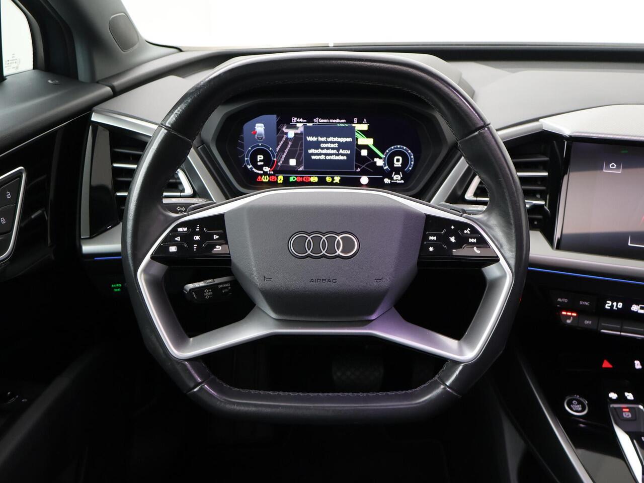 Audi Q4 e-tron 40 Launch edition Advanced Plus 77 kWh | 204 PK | Gratis onderhoud t/m 3 sep. 2028 | SoH 89% | Panoramadak | Adaptieve Cruise Control | 21"LM velgen | Matrix LED koplampen |