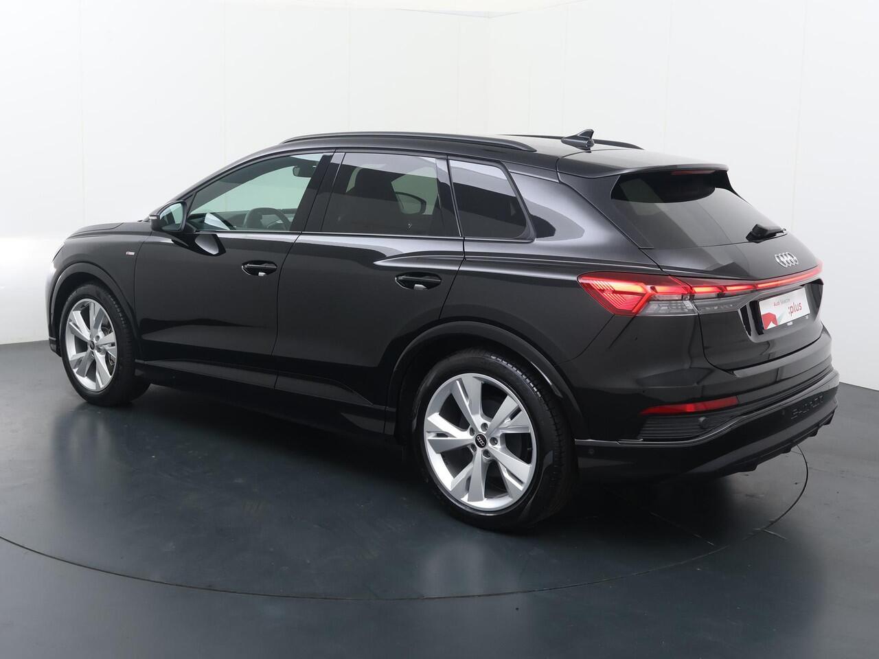 Audi Q4 e-tron 40 S edition 77 kWh | 204 PK | Matrix LED koplampen | S line | Navigatiesysteem | Adaptive cruise control |