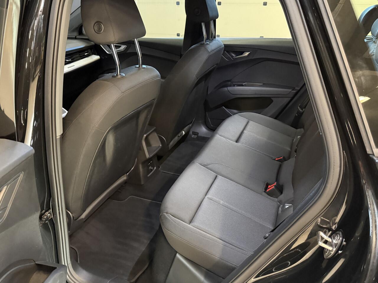 Audi Q4 e-tron 40 Edition 77 kWh | SoH 95% | Apple Carplay | Stoelverwarming | Adaptieve cruise | Navigatie