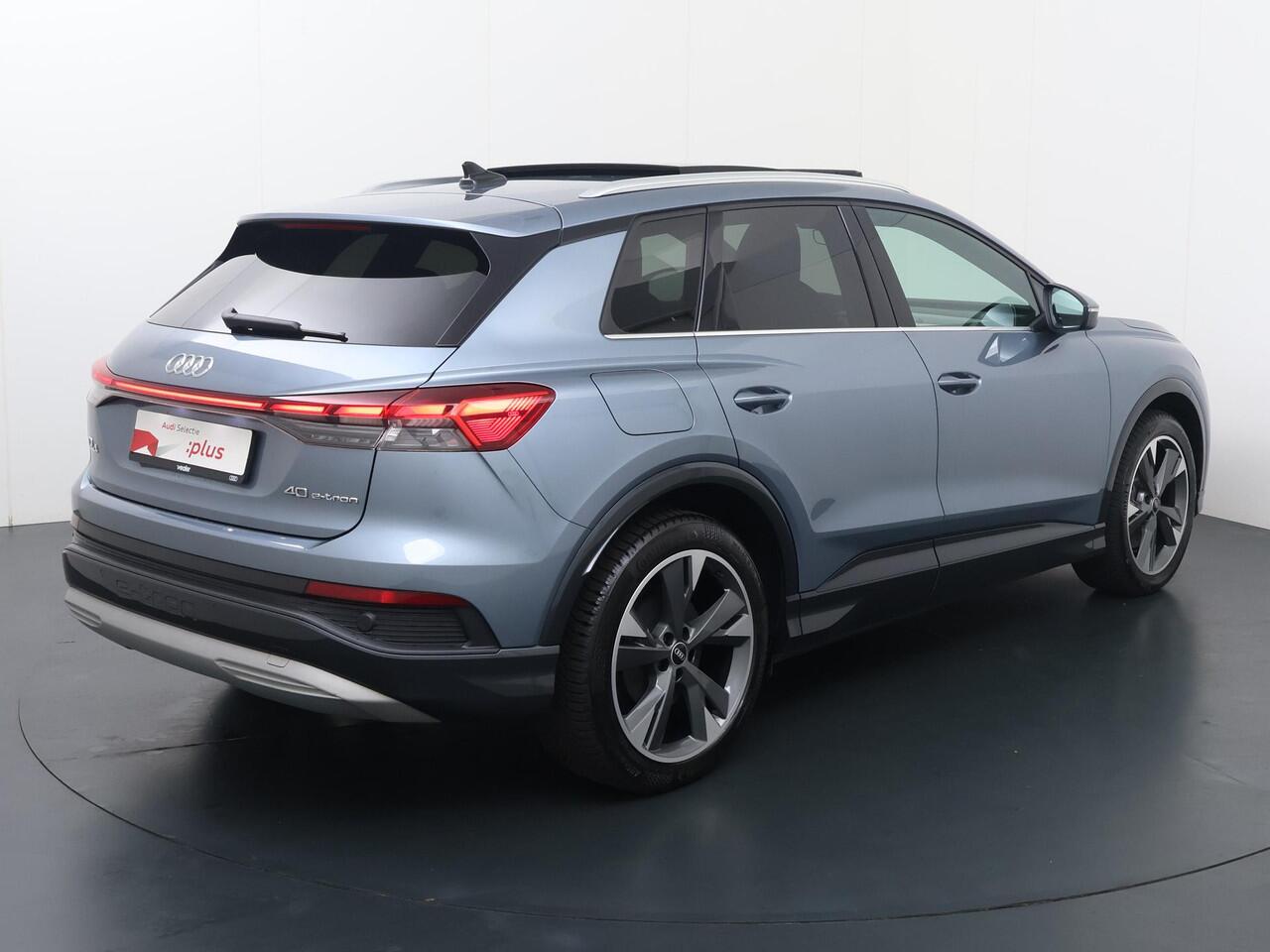 Audi Q4 e-tron 40 Launch edition Advanced Plus 77 kWh | 204 PK | Gratis onderhoud t/m 3 sep. 2028 | SoH 89% | Panoramadak | Adaptieve Cruise Control | 21"LM velgen | Matrix LED koplampen |