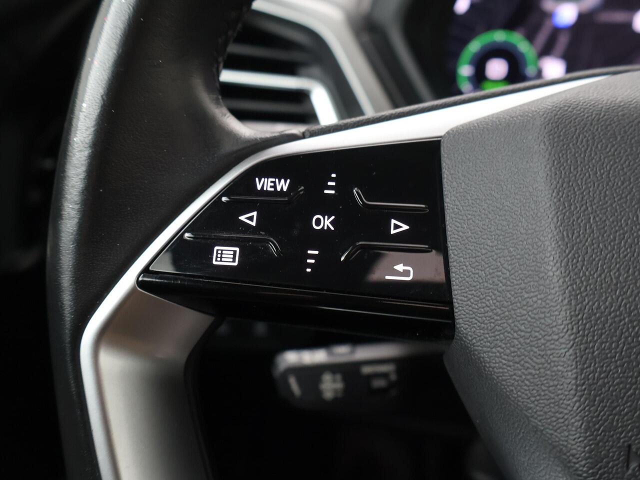 Audi Q4 e-tron 35 Launch edition Advanced Plus 55 kWh | 170 PK | SoH 90% | Multifunctioneel stuurwiel | Stoelverwarming | Achteruitrij camera |