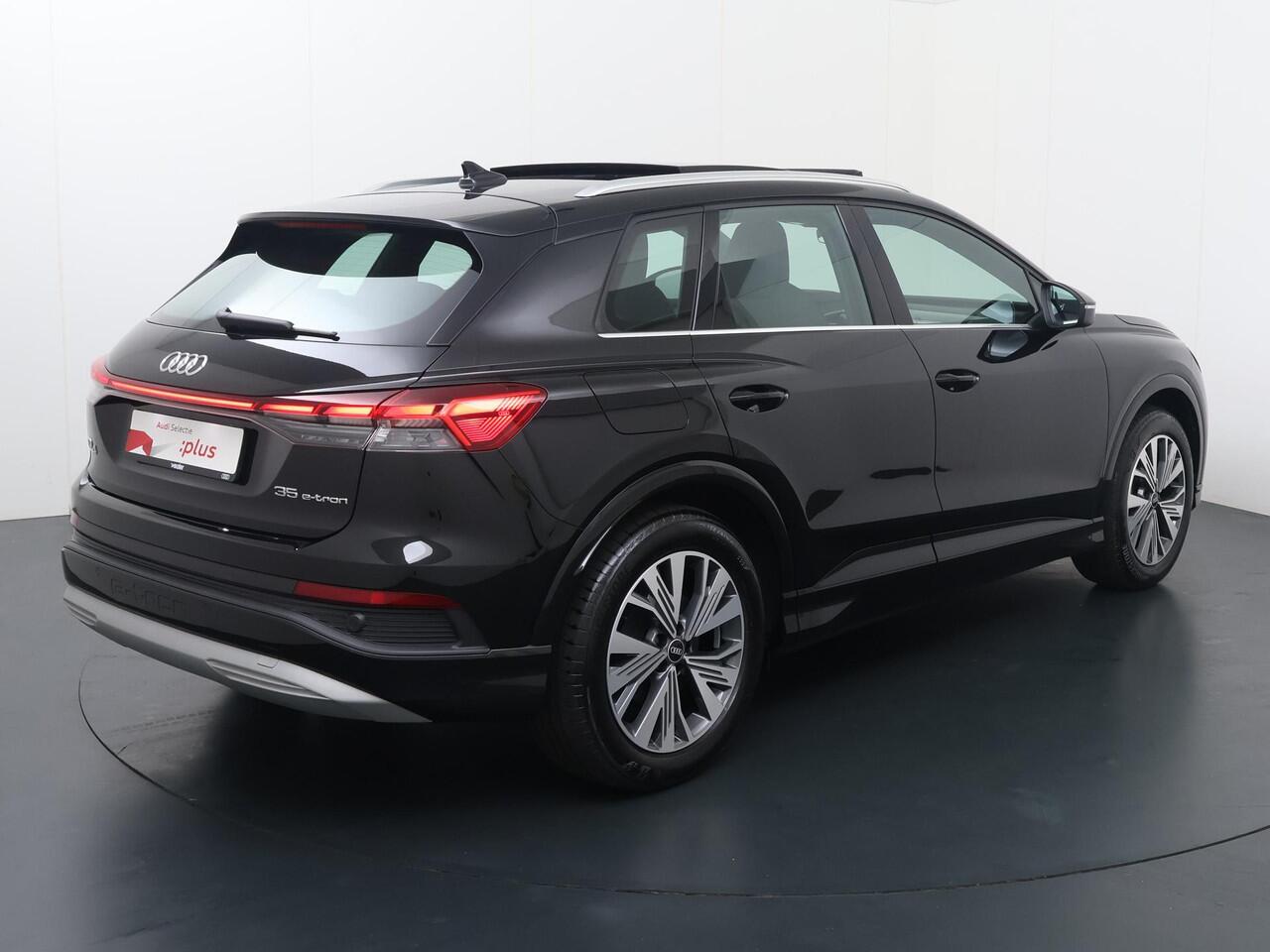 Audi Q4 e-tron 35 Launch edition Advanced Plus 55 kWh | 170 PK | Gratis onderhoud t/m 3 dec. 2028 | SoH 89% | Panoramadak | Adaptieve Cruise Control | Matrix LED koplampen | Navigatiesysteem |