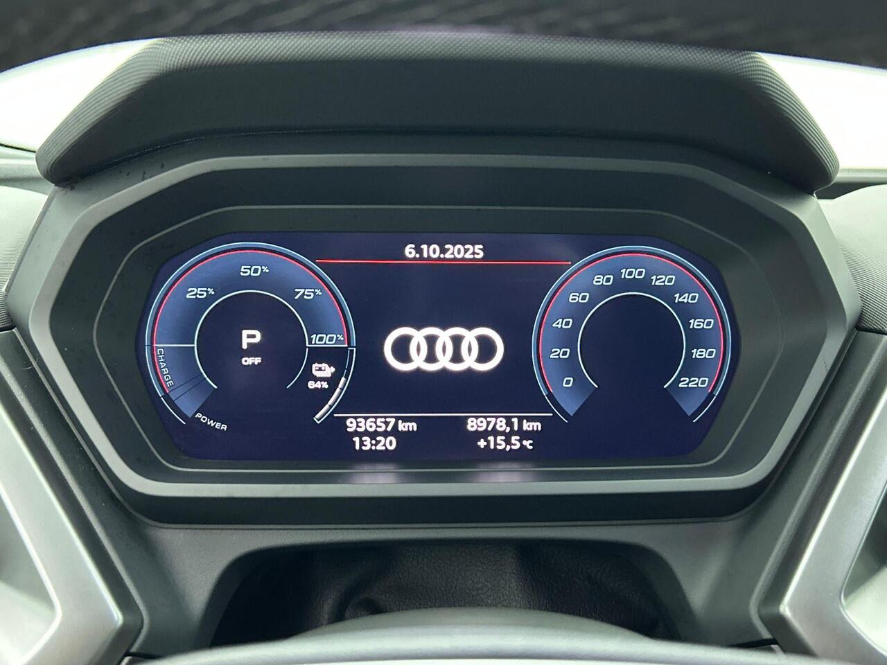 Audi Q4 e-tron 40 Launch edition Advanced 77 kWh Navigatie Apple Carplay/Android Auto Parkeersensoren Cruise Control Elektrische achterklep Ledverlichting Stoelverwarming Virtual Cockpit Climate Control Lichtmetalen velgen