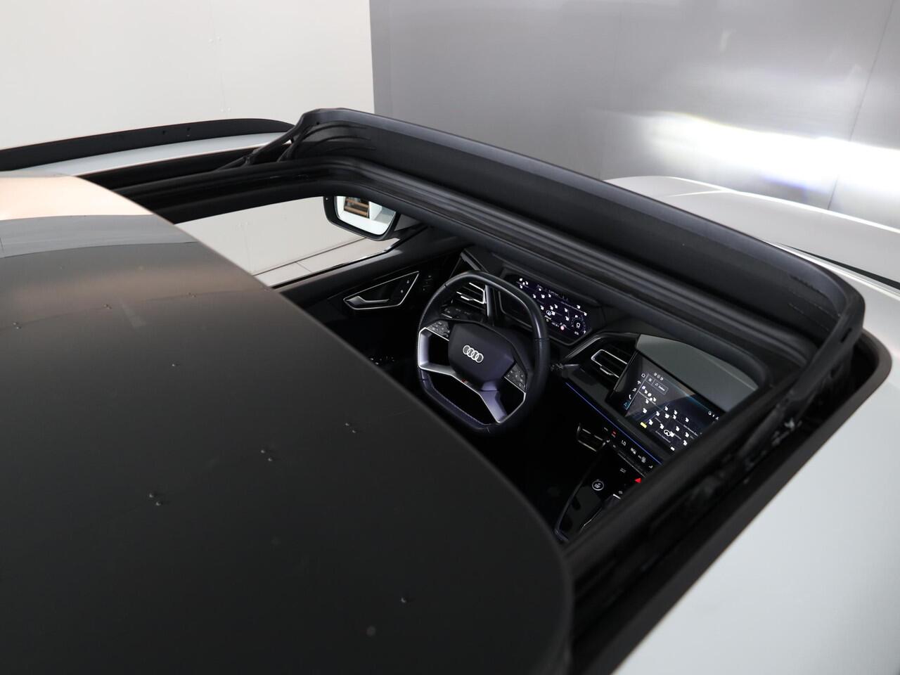 Audi Q4 e-tron 35 Launch edition S Competition 55 kWh 170pk | Panoramadak | Elektrisch verstelbare voorstoelen | Warmtepomp | Navigatie | Matrix LED |20'LM-velgen|SOH 89%