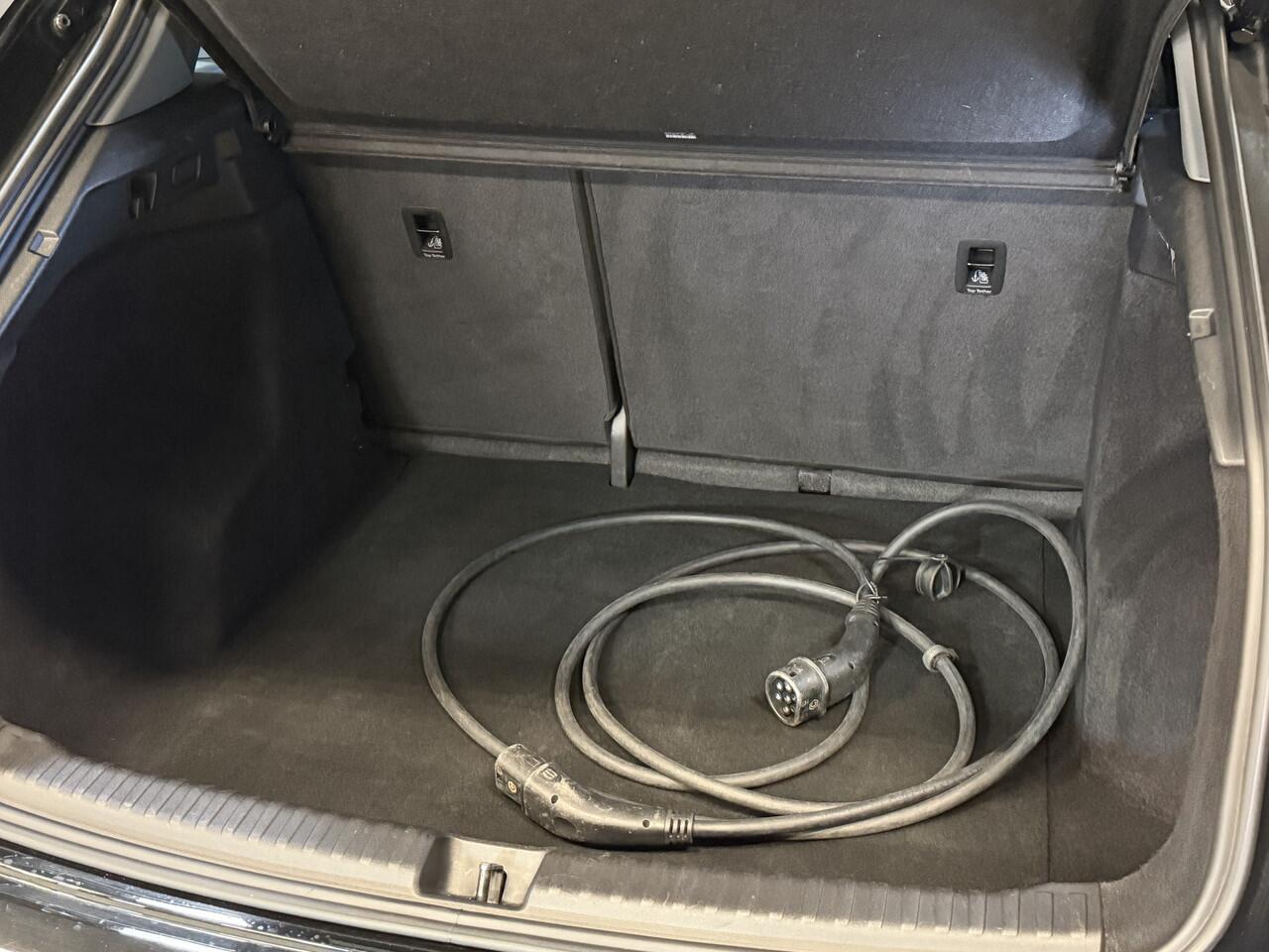 Audi Q4 e-tron 40 Edition 77 kWh | Apple Carplay | Stoelverwarming | Navigatie