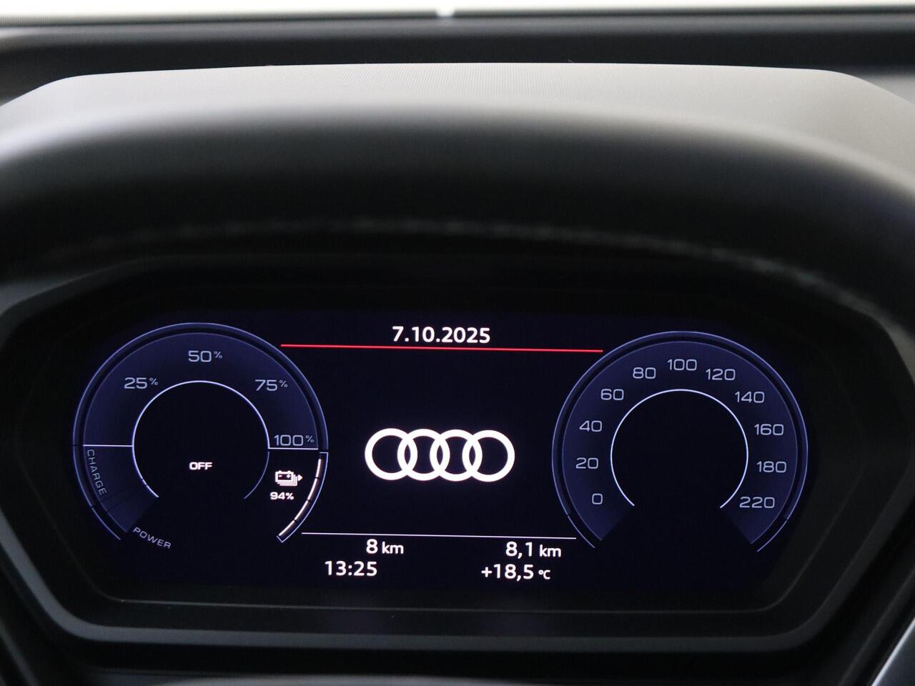 Audi Q4 e-tron 45 quattro S Edition 82 kWh | Panoramadak | 21 inch LM velgen | Achteruitrijcamera | S-line interieur en exterieur