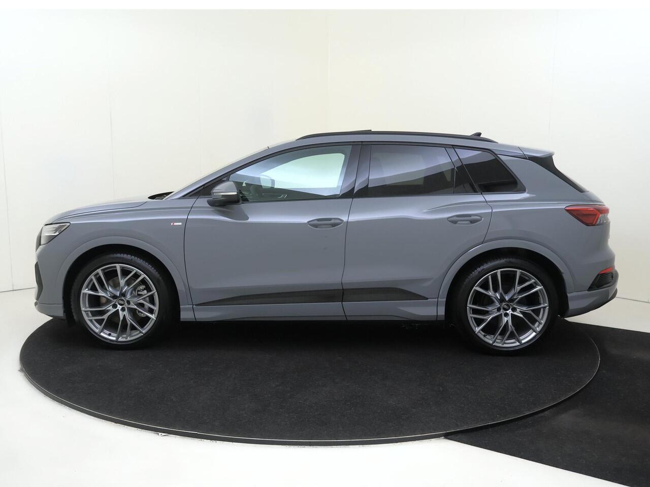 Audi Q4 e-tron 45 quattro S Edition 82 kWh | Panoramadak | 21 inch LM velgen | Achteruitrijcamera | S-line interieur en exterieur