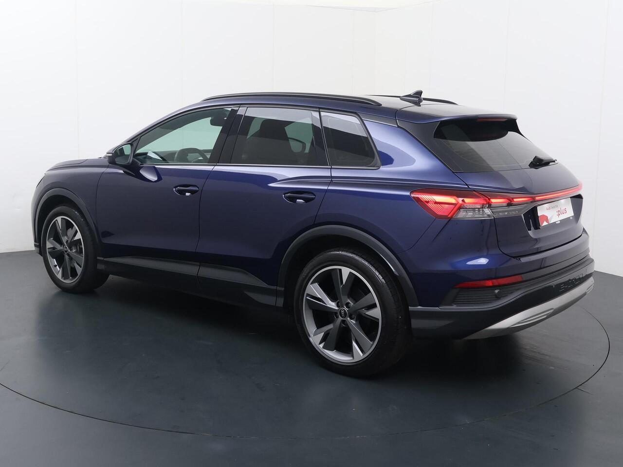 Audi Q4 e-tron 35 Launch edition Advanced 55 kWh | 170 PK | SoH 91% | Automaat | Multifunctioneel stuurwiel | Stoelverwarming | Achteruitrij camera |