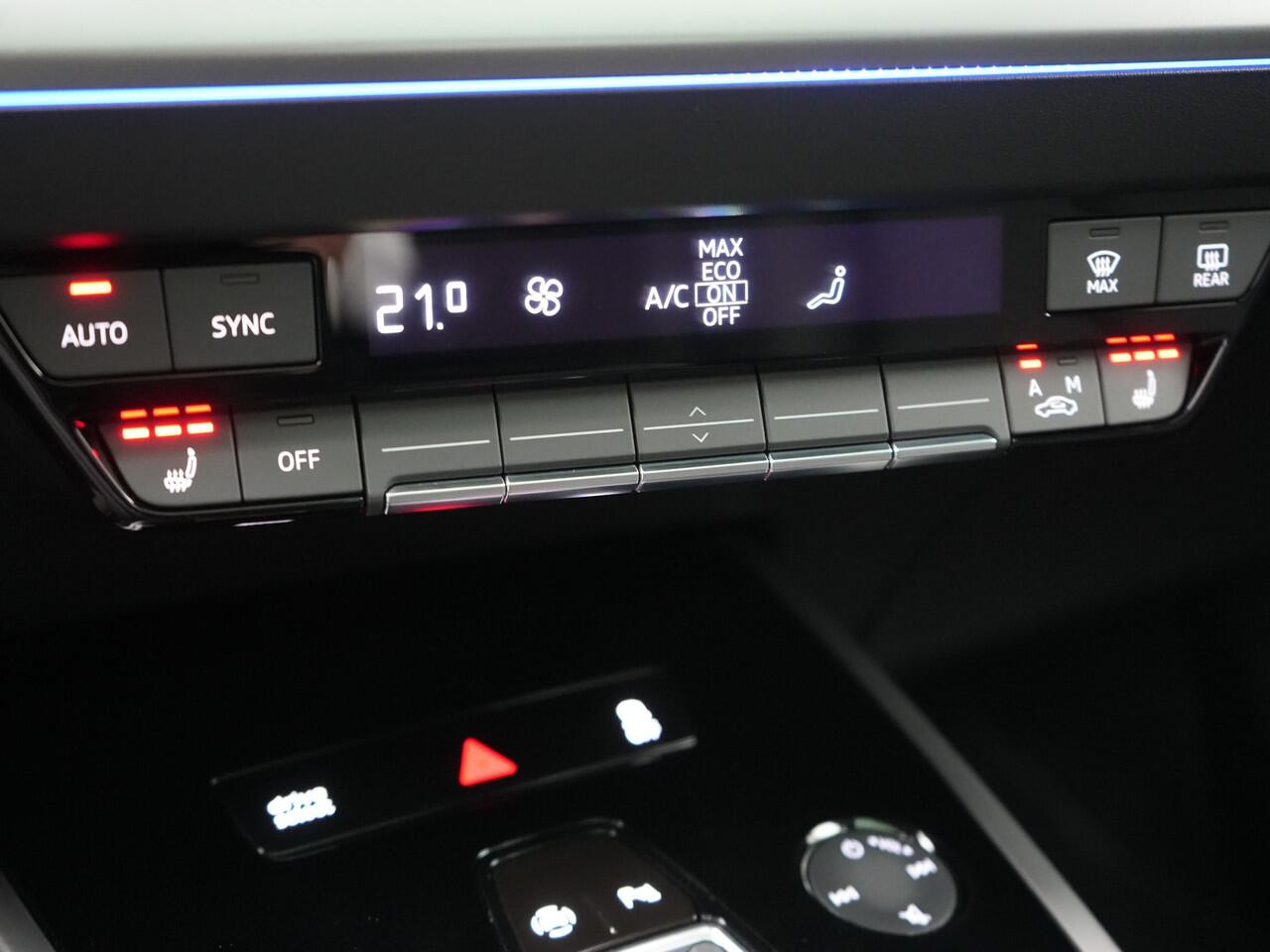 Audi Q4 e-tron 50 quattro S-Line 77 kWh 299pk Dealer O.H. Incl. BTW | Panodak | SOH 93,2% | Lederen Sportstoelen Verwarmd | 20"L.M | Navigatie | Cruise Control | Virtual | DAB | Taifungrau Metallic |