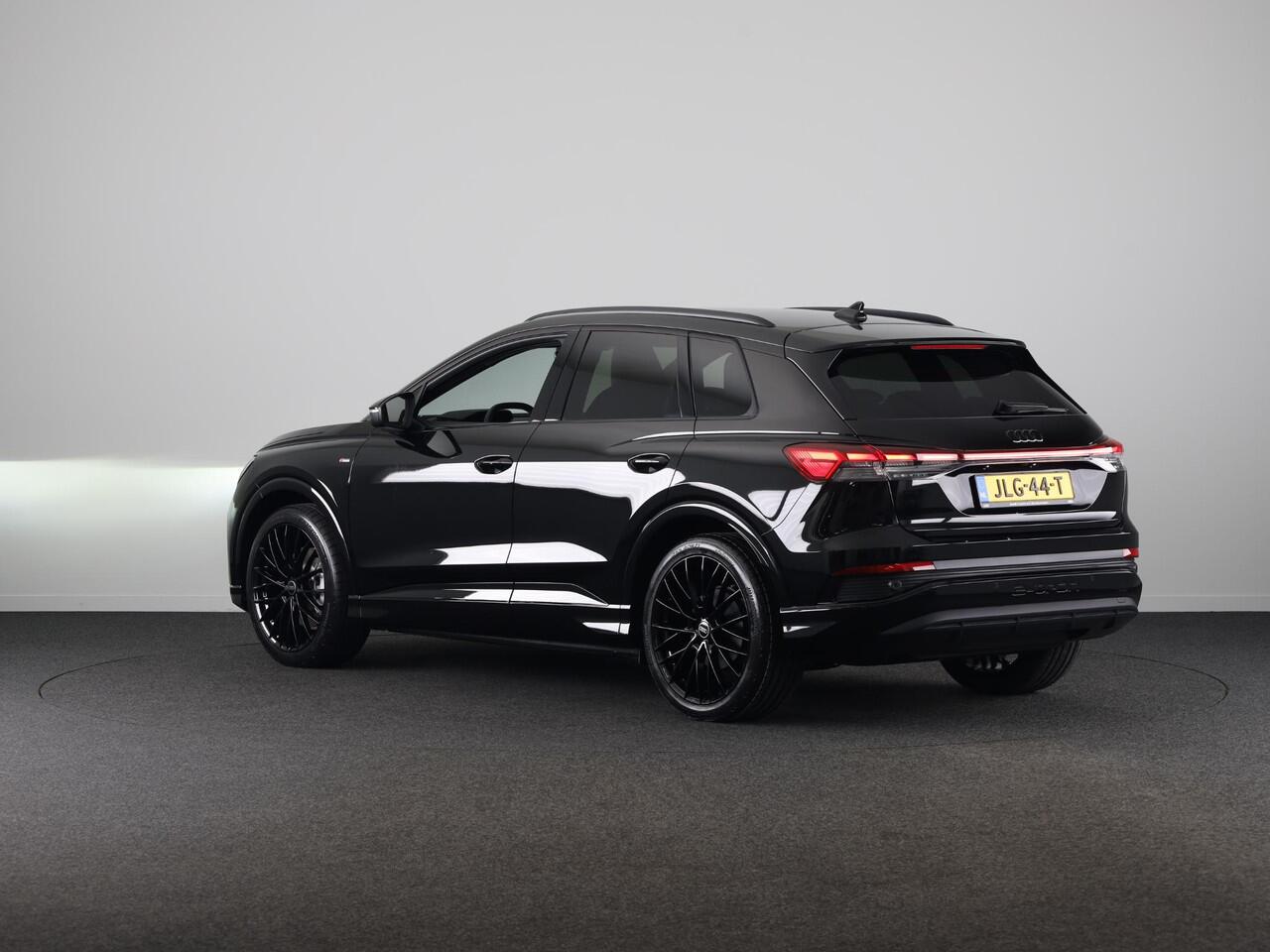 Audi Q4 e-tron 40 S Edition 63 kWh 204pk | 21 inch Lichtmetalen velgen | Parkeercamerea | Adaptieve cruise controle