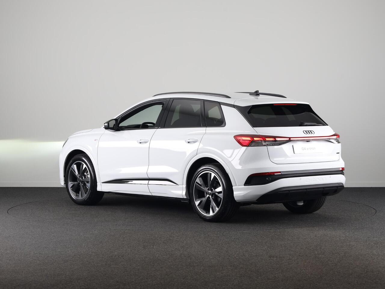 Audi Q4 e-tron 45 S edition Competition e-tron 82 kWh 286 pk | Assistentiepakket plus | Comfortpakket plus | Ambient verlichting | Optiekpakket zwart plus |