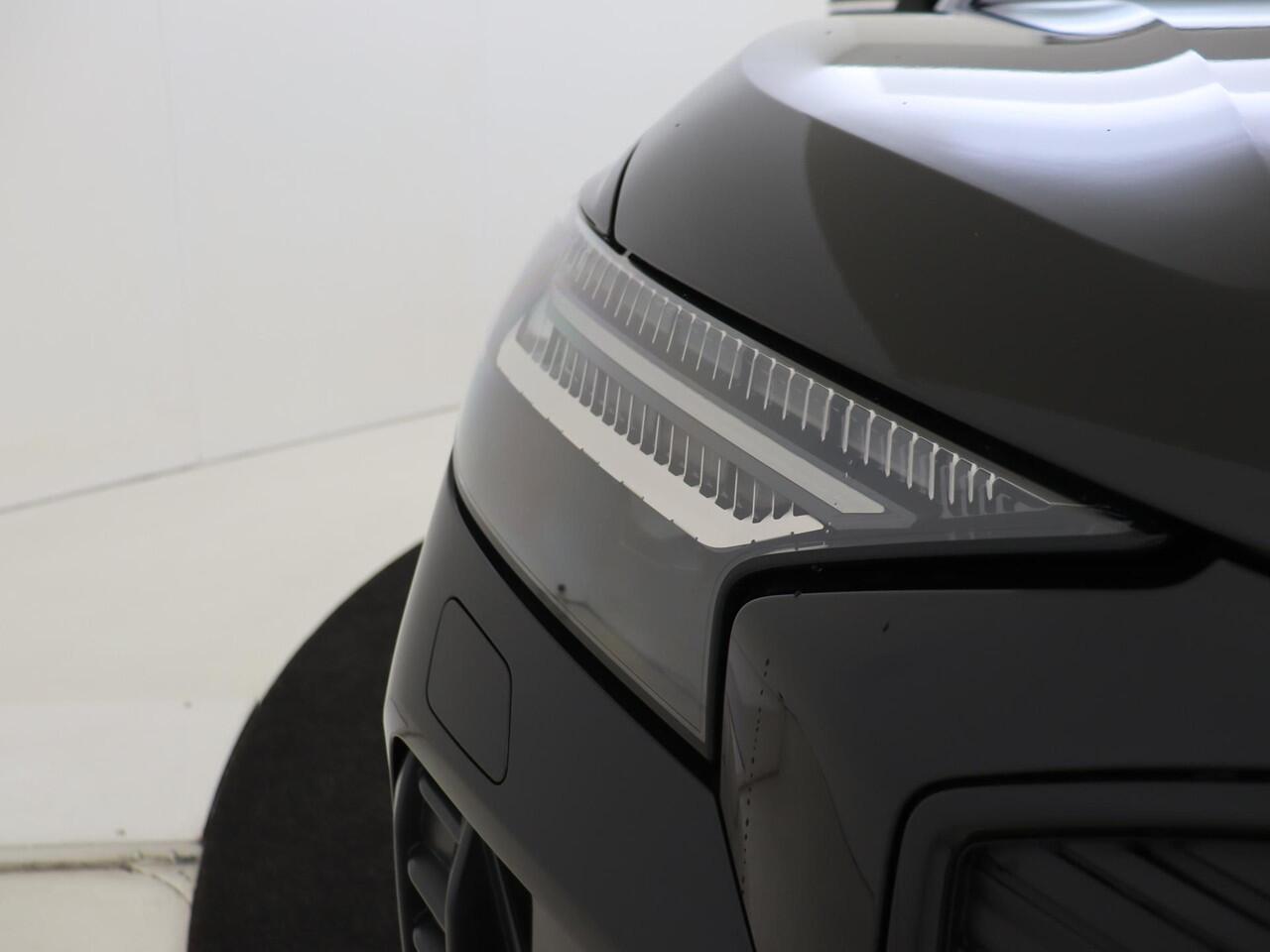 Audi Q4 e-tron 45 quattro Advanced edition 82 kWh | Achteruitrijcamera | LED Matrix | Stoelverwarming | Navigatie | Adaptieve cruise control | CarPlay | Elektrische achterklep |