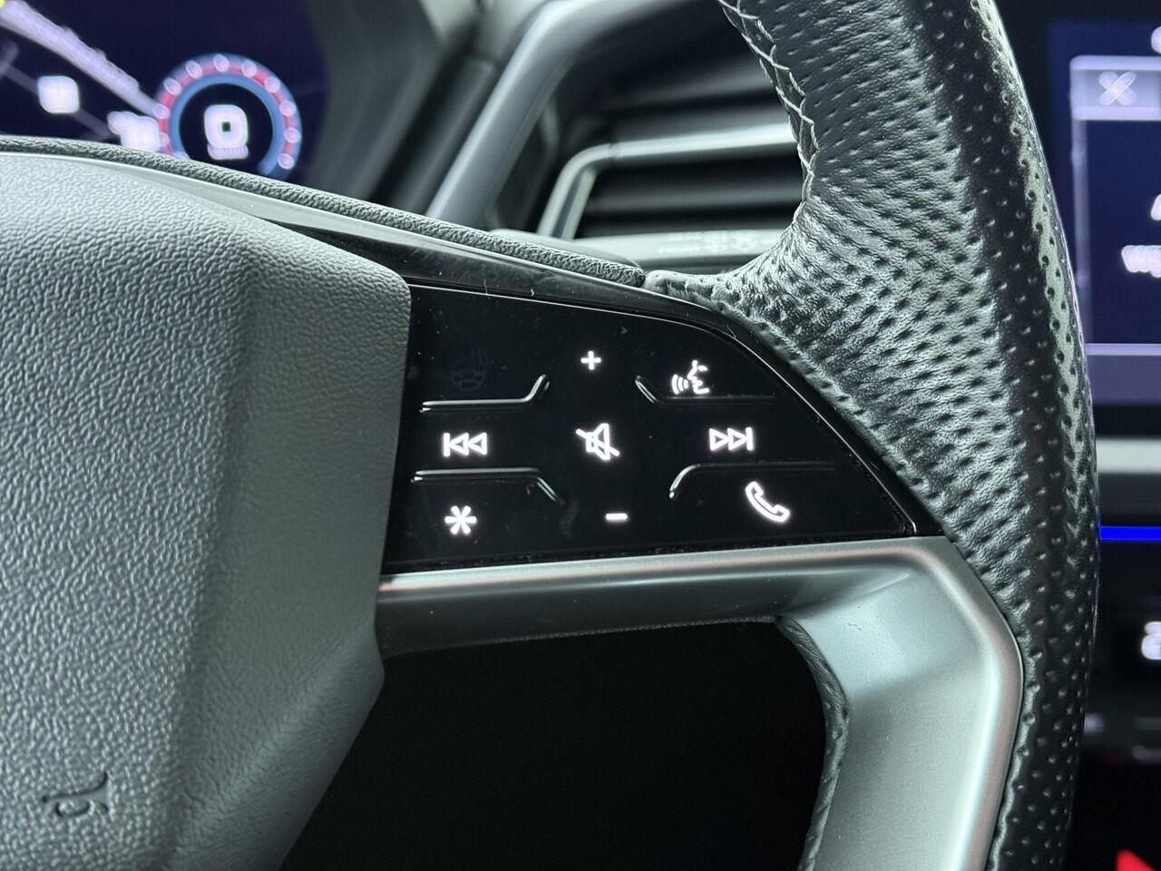 Audi Q4 e-tron 50 quattro Launch edition S Competition 77 kWh | 299 PK | SoH 89% | Warmtepomp | Head-up display | 21" LM velgen | S line | Matrix LED koplampen |