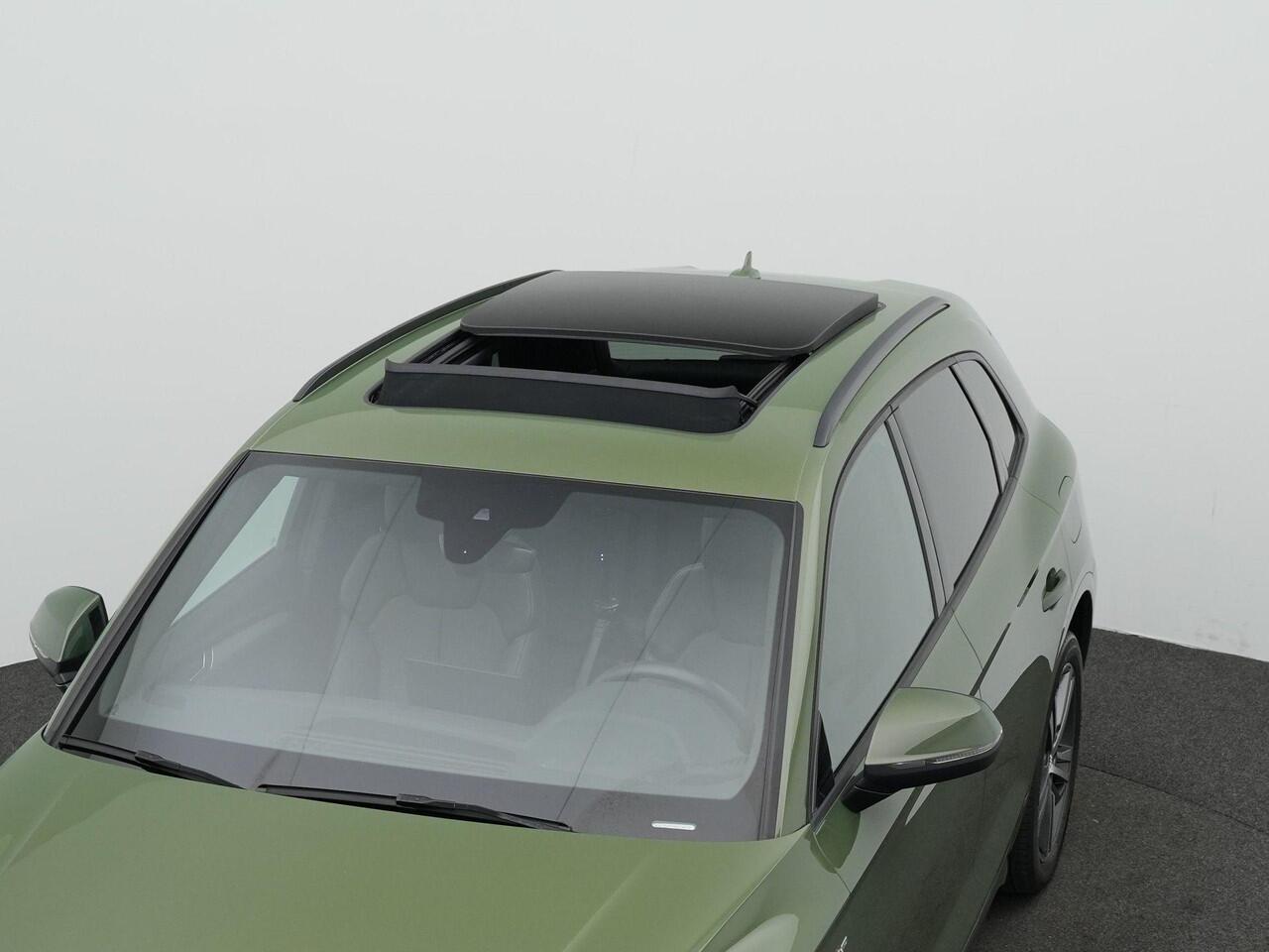 Audi Q5 50 TFSI e 299 pk S-Line | Panoramadak | Trekhaak | 360 camera | Elektr. verstelbare stoelen | Side Assist | Afgevlakt sportstuur