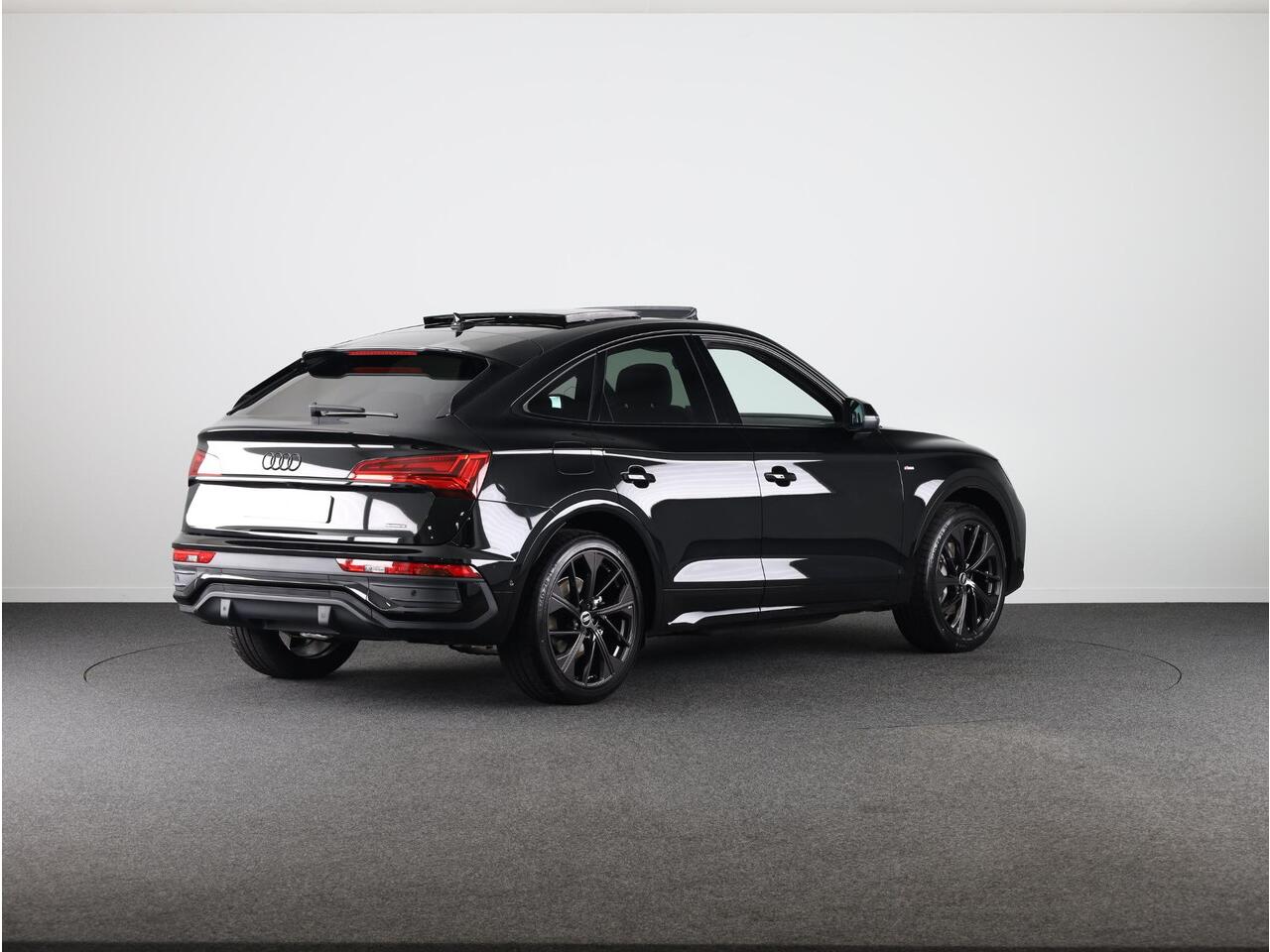 Audi Q5 Sportback S edition Competition 50 TFSI e 299pk | Luchtvering | Panoramadak | B&O | ACC | 360 camera | Assistentiepakket | Matrix LED