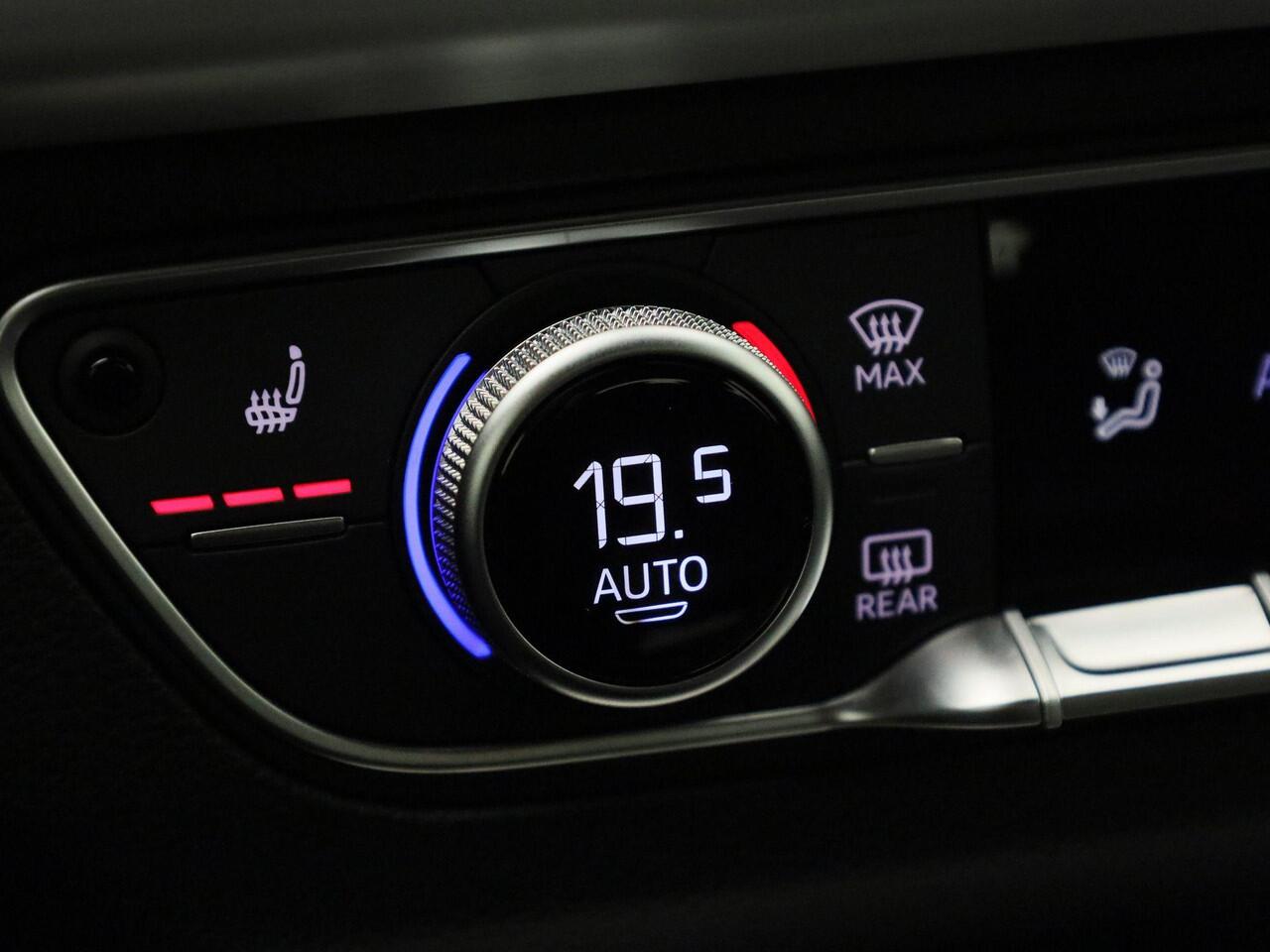 Audi Q5 50 TFSIe 220kW 299PK S Line · Panoramadak · Trekhaak · Achteruitrijcamera ·