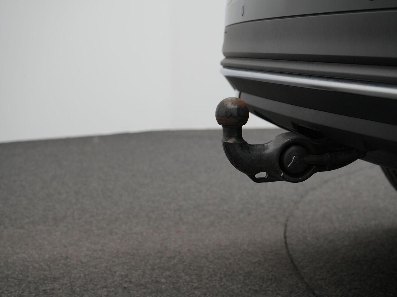 Audi Q5 50 TFSI e 299 pk S-tronic Advanced edition | Panoramadak | Trekhaak | Achteruitrijcamera | Navigatie | Stoelverwarming