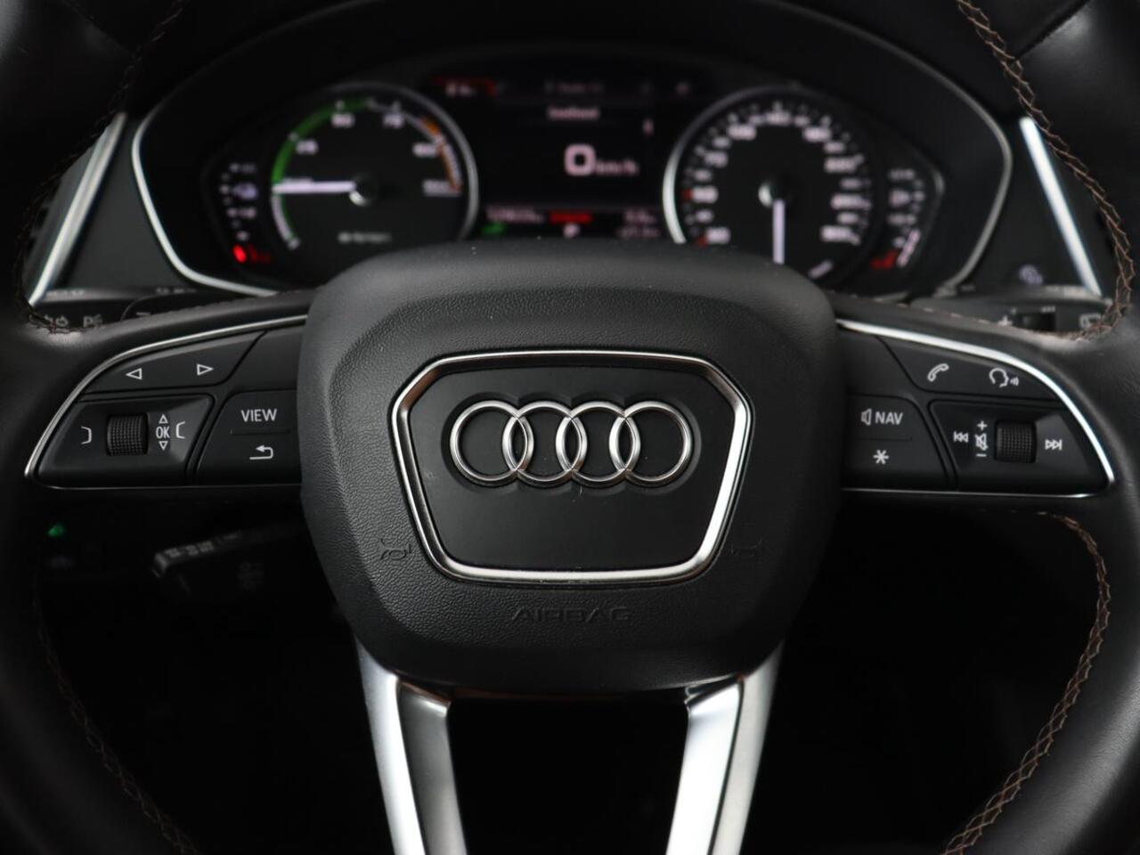 Audi Q5 50 TFSIe quattro S edition | Leder | Luchtvering | Stoelverwarming | Trekhaak | Full LED | Keyless | Navigatie | Sportstoelen